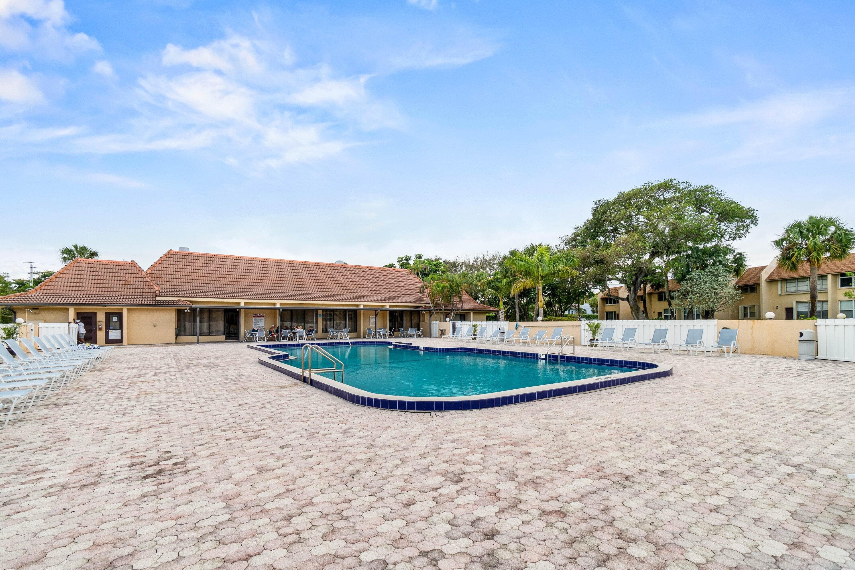 2825 SW 22nd Avenue 104, Delray Beach, FL 33445 — photo 31 of 34