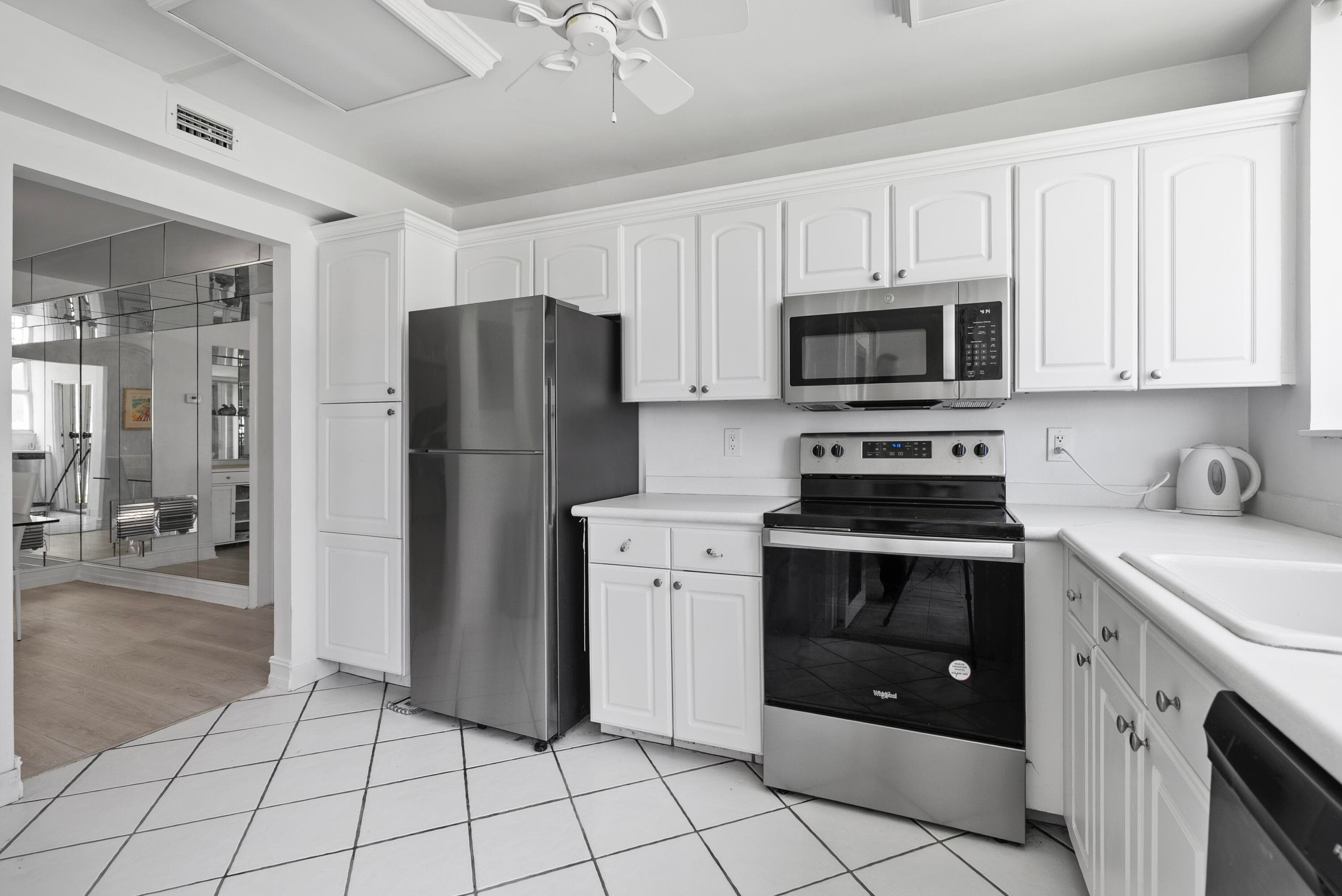 1239 Hillsboro Mile 105, Hillsboro Beach, FL 33062 — photo 13 of 38