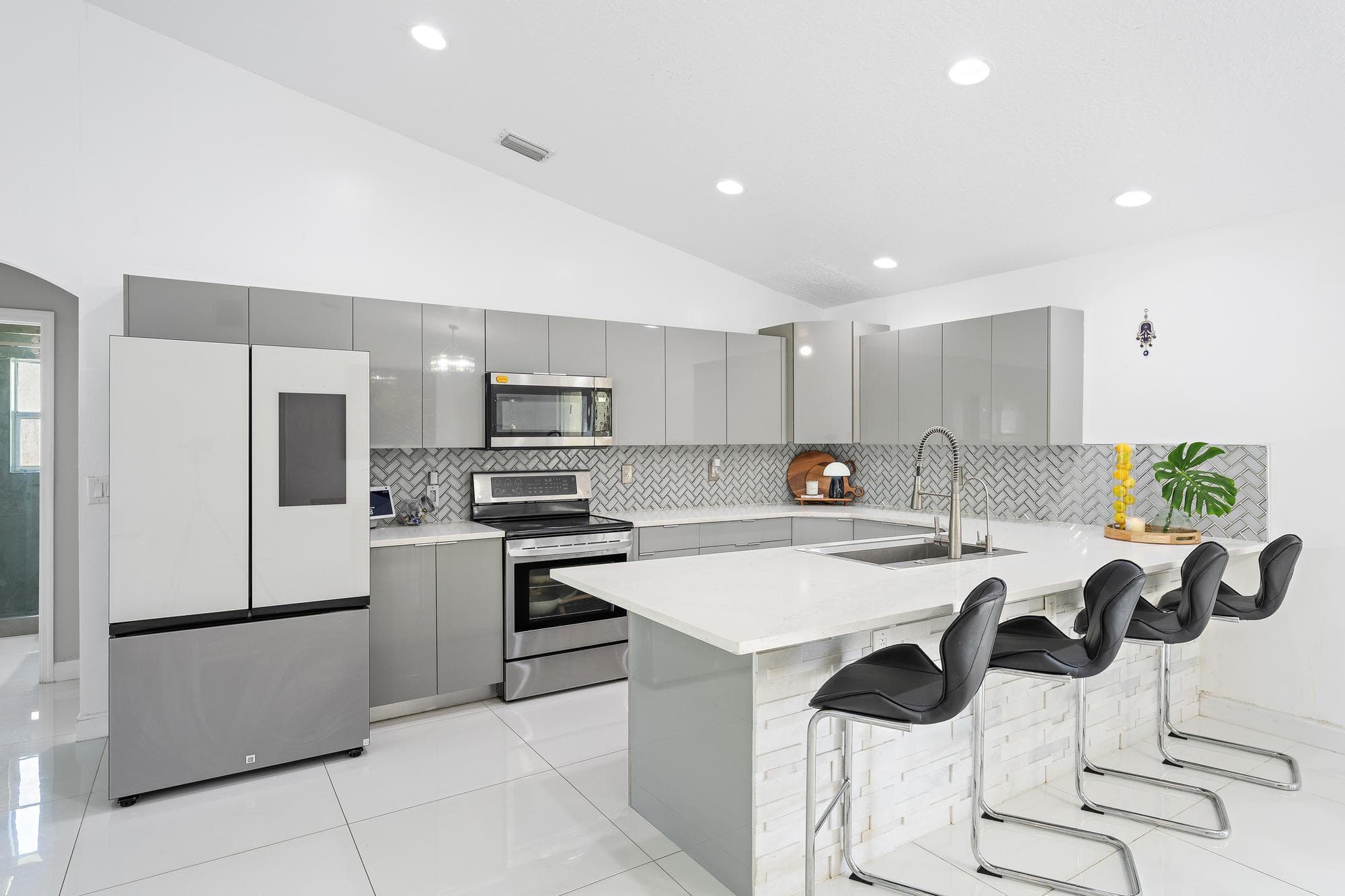 1114 Cochran Drive, Lake Worth Beach, FL 33461 — photo 5 of 17