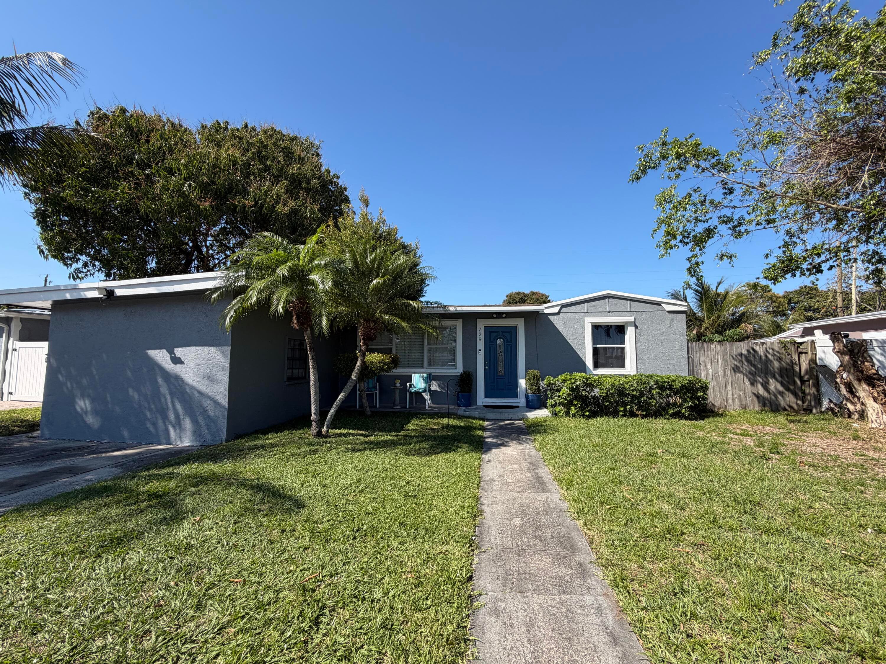 729 Cherry Road, West Palm Beach, FL 33409 — photo 1 of 29