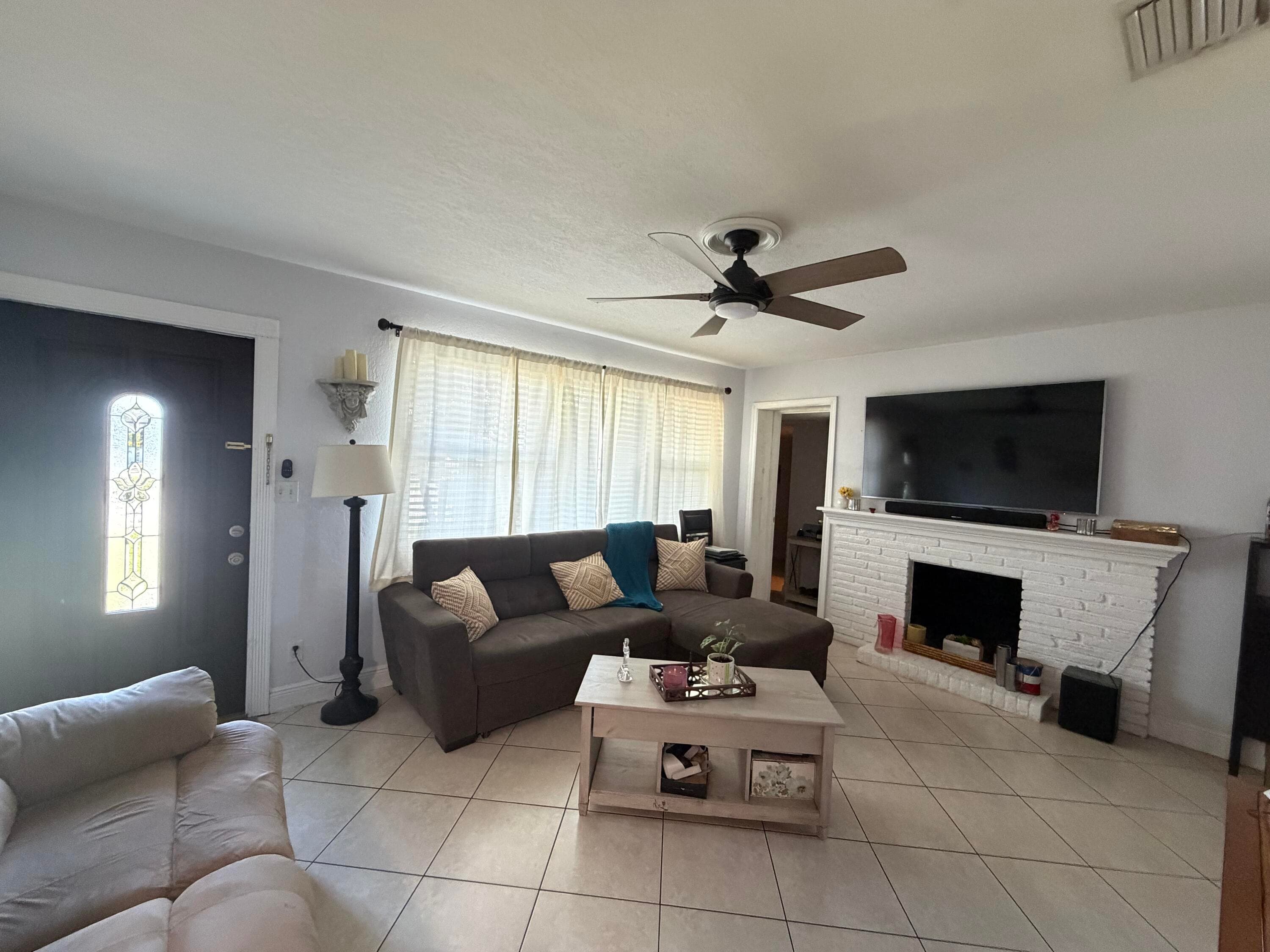 729 Cherry Road, West Palm Beach, FL 33409 — photo 6 of 29