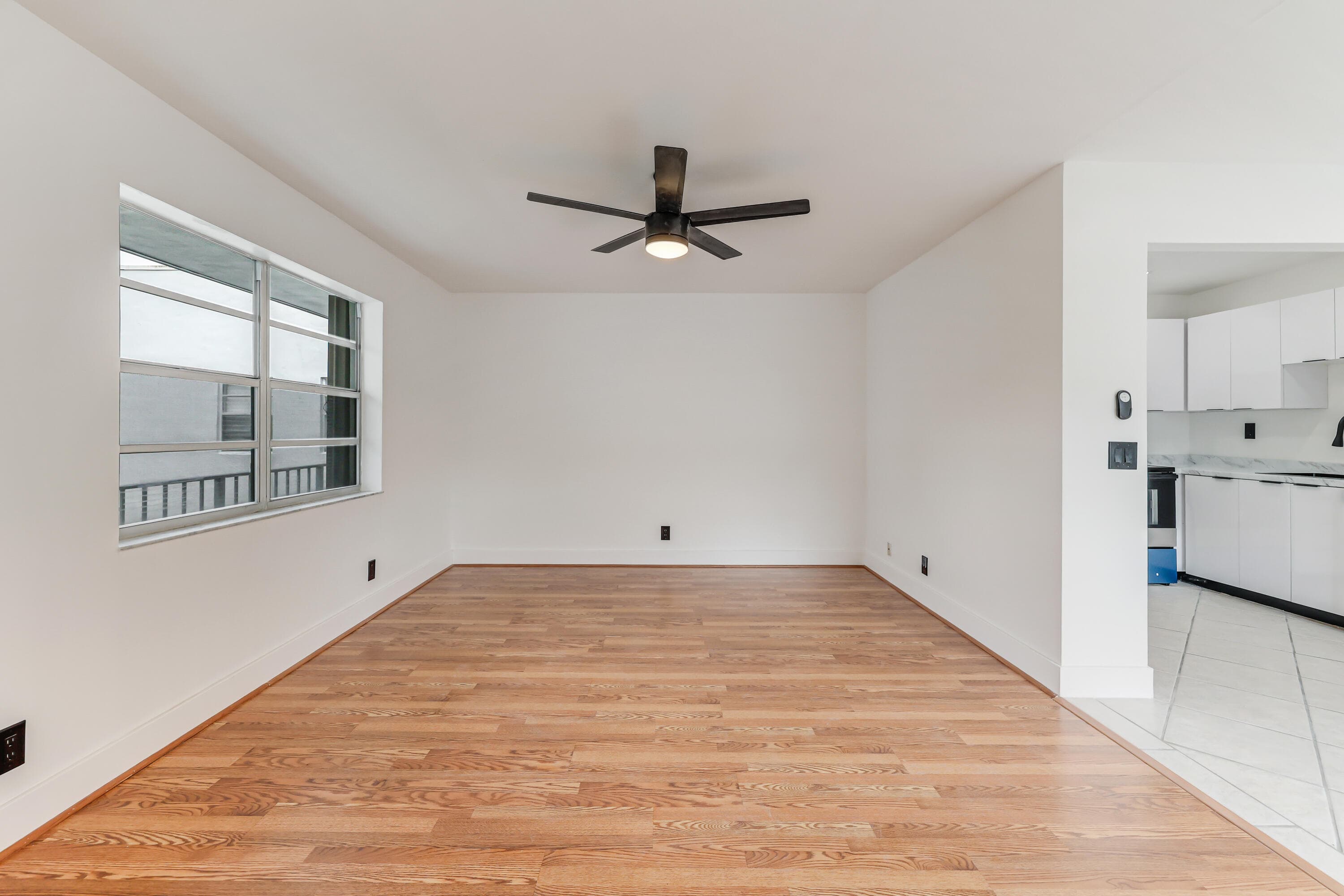 560 Capri, Delray Beach, FL 33484 — photo 2 of 24