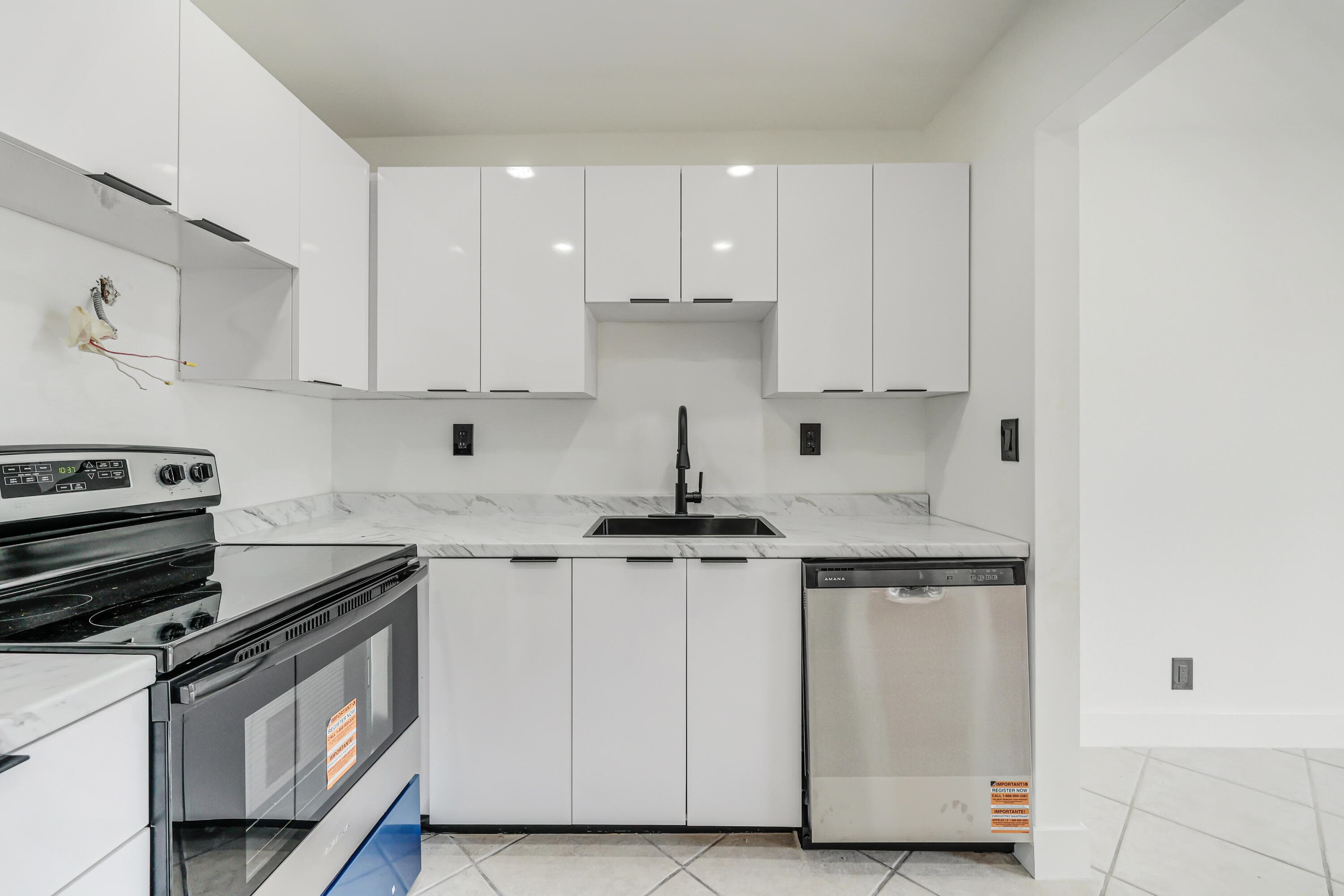 560 Capri, Delray Beach, FL 33484 — photo 6 of 24