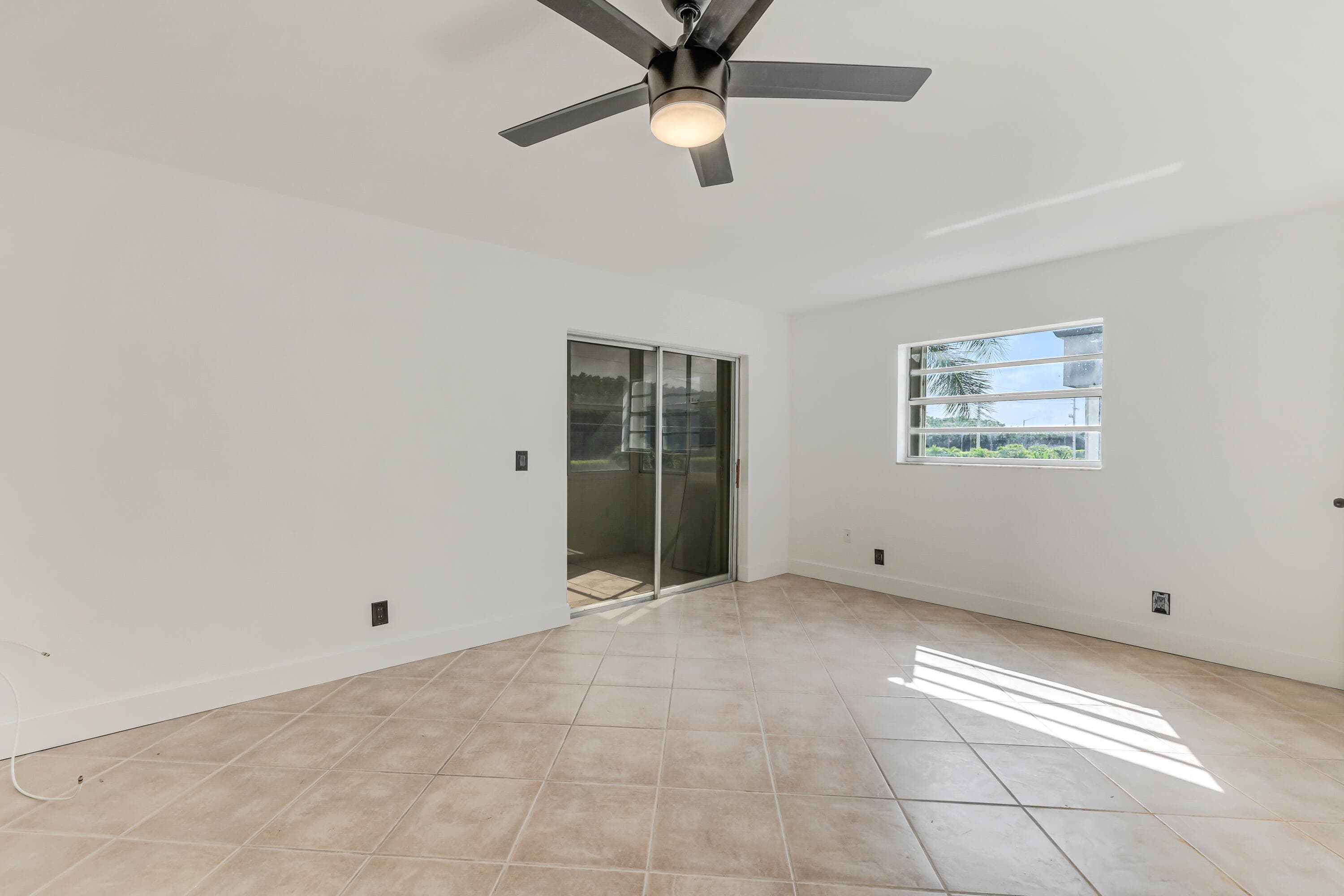 560 Capri, Delray Beach, FL 33484 — photo 12 of 24