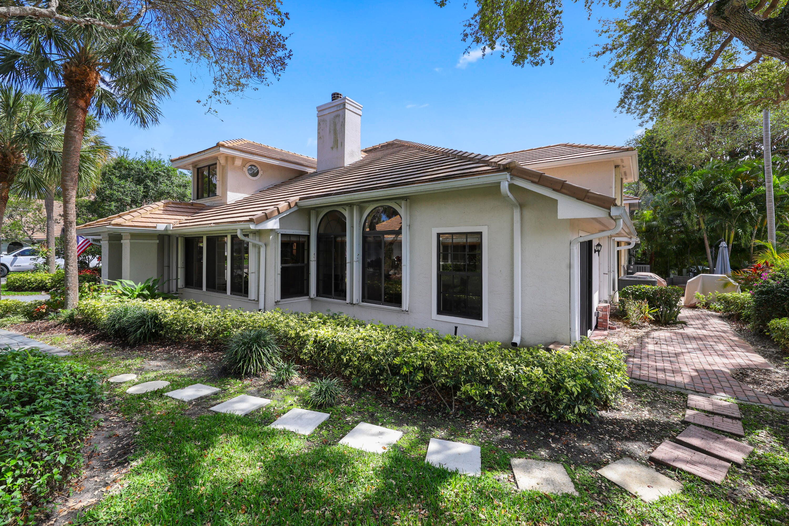 461 Coral Cove Drive, Juno Beach, FL 33408 — photo 3 of 38