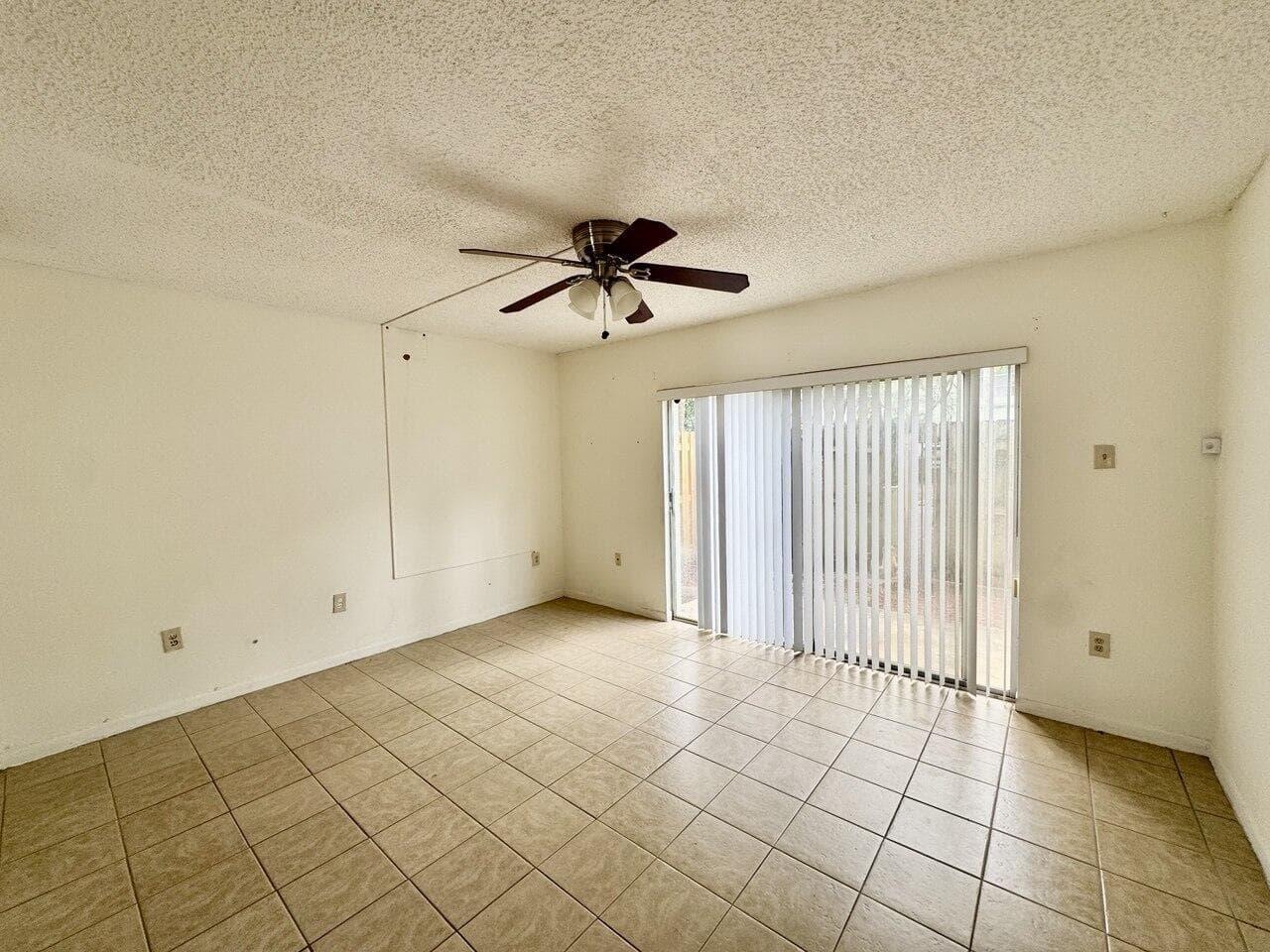 801 W Oakland Park Boulevard C1, Oakland Park, FL 33311 — photo 3 of 8