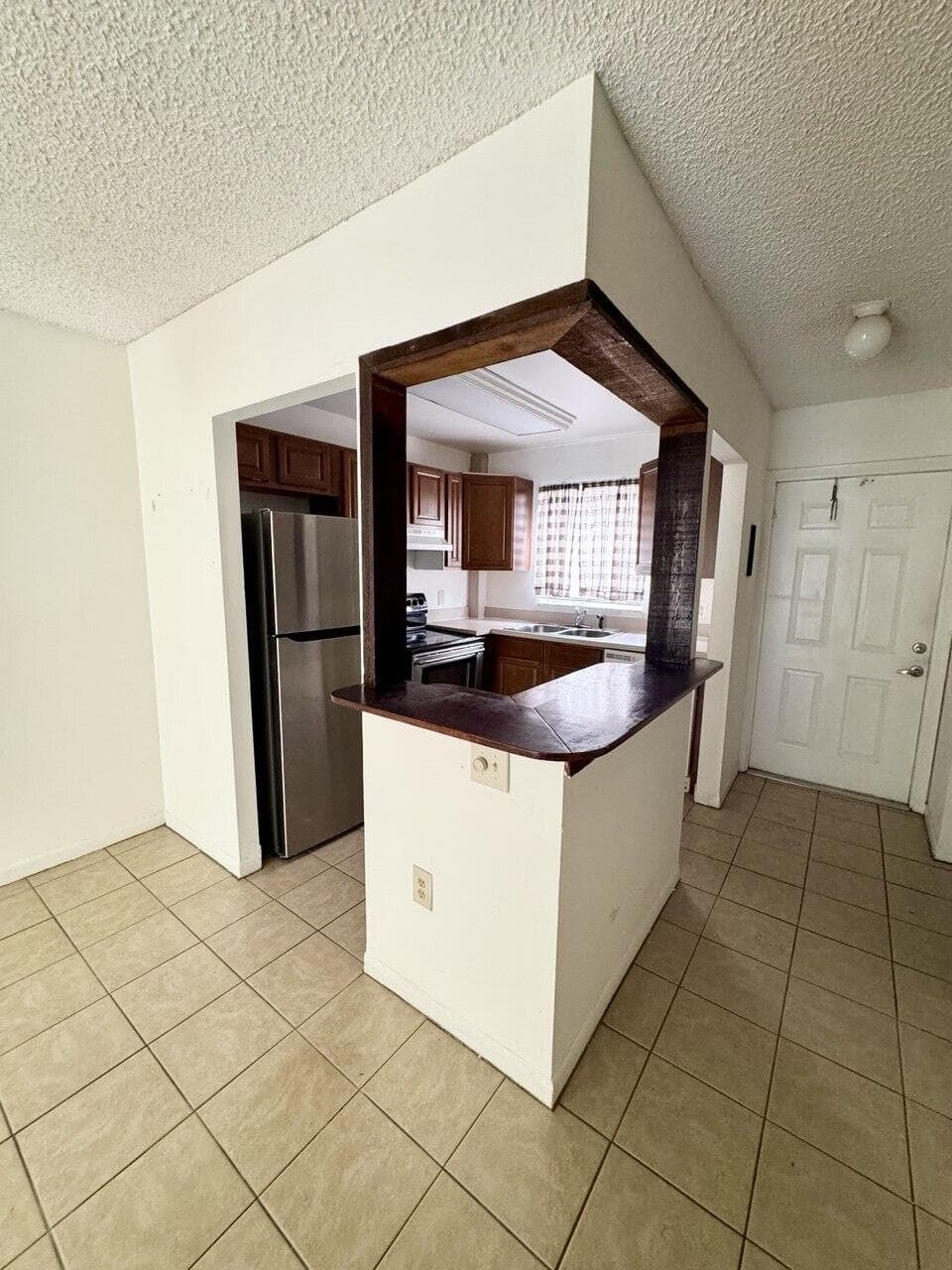 801 W Oakland Park Boulevard C1, Oakland Park, FL 33311 — photo 5 of 8