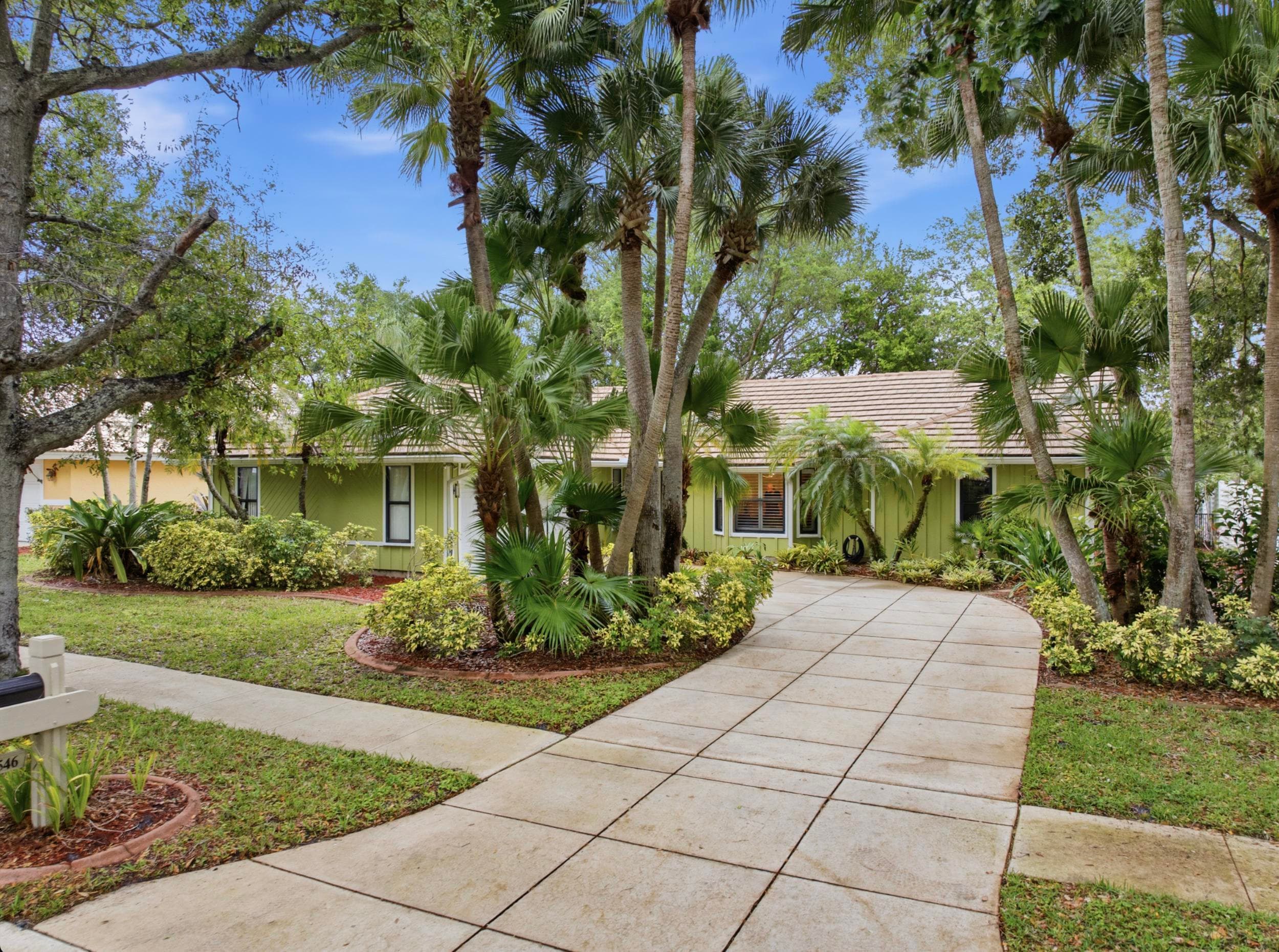 18546 Lake Bend Drive, Jupiter, FL 33458 — photo 34 of 40