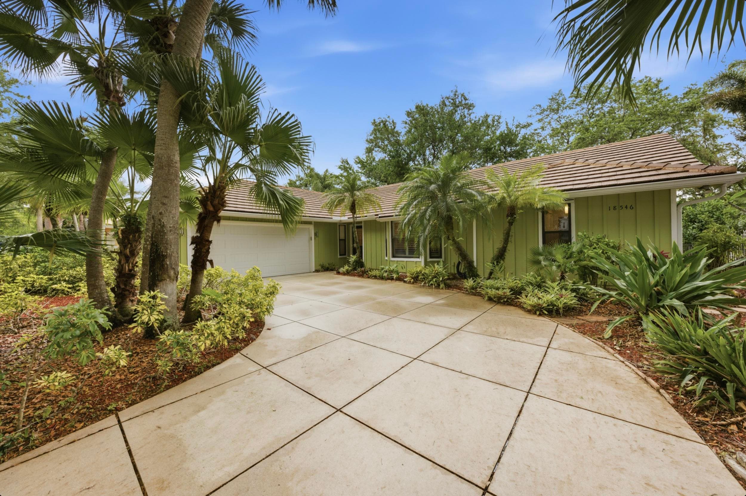 18546 Lake Bend Drive, Jupiter, FL 33458 — photo 33 of 40