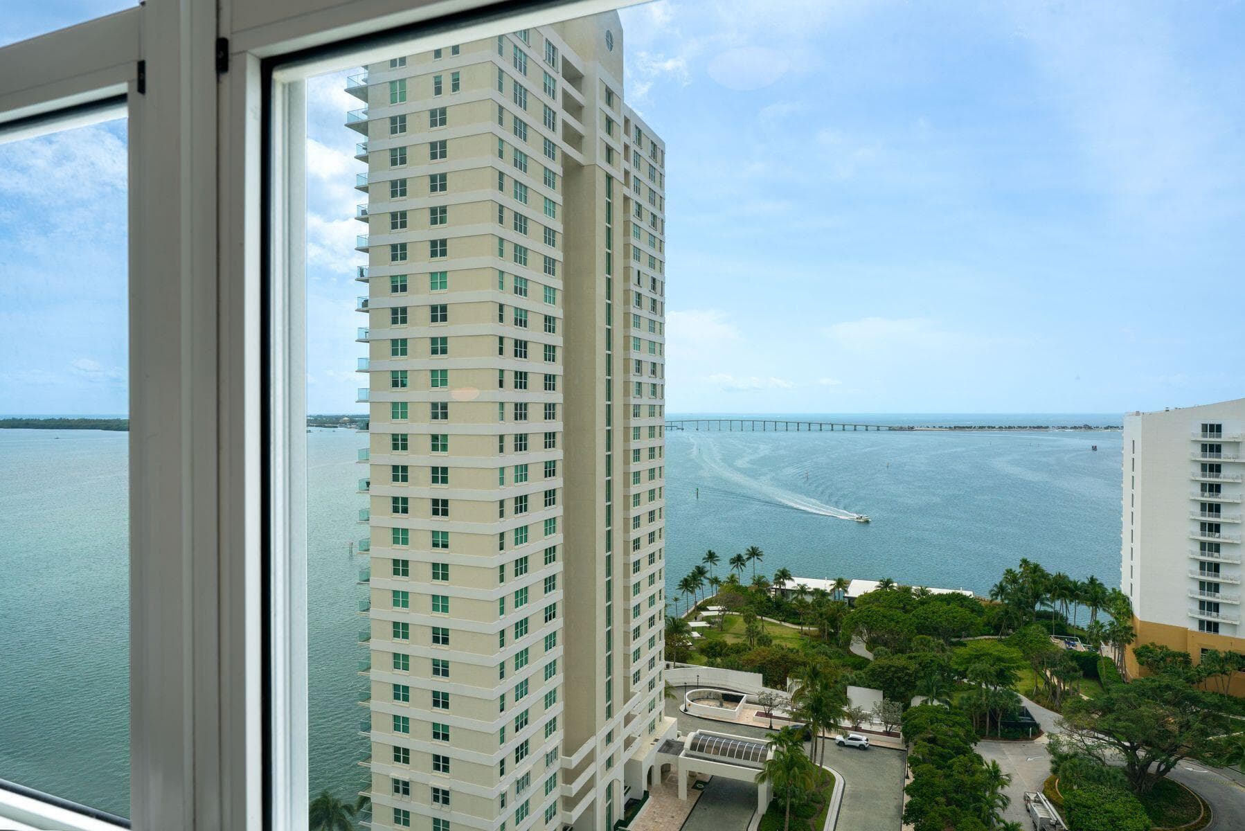 770 Claughton Island Drive, Miami, FL 33131 — photo 12 of 28