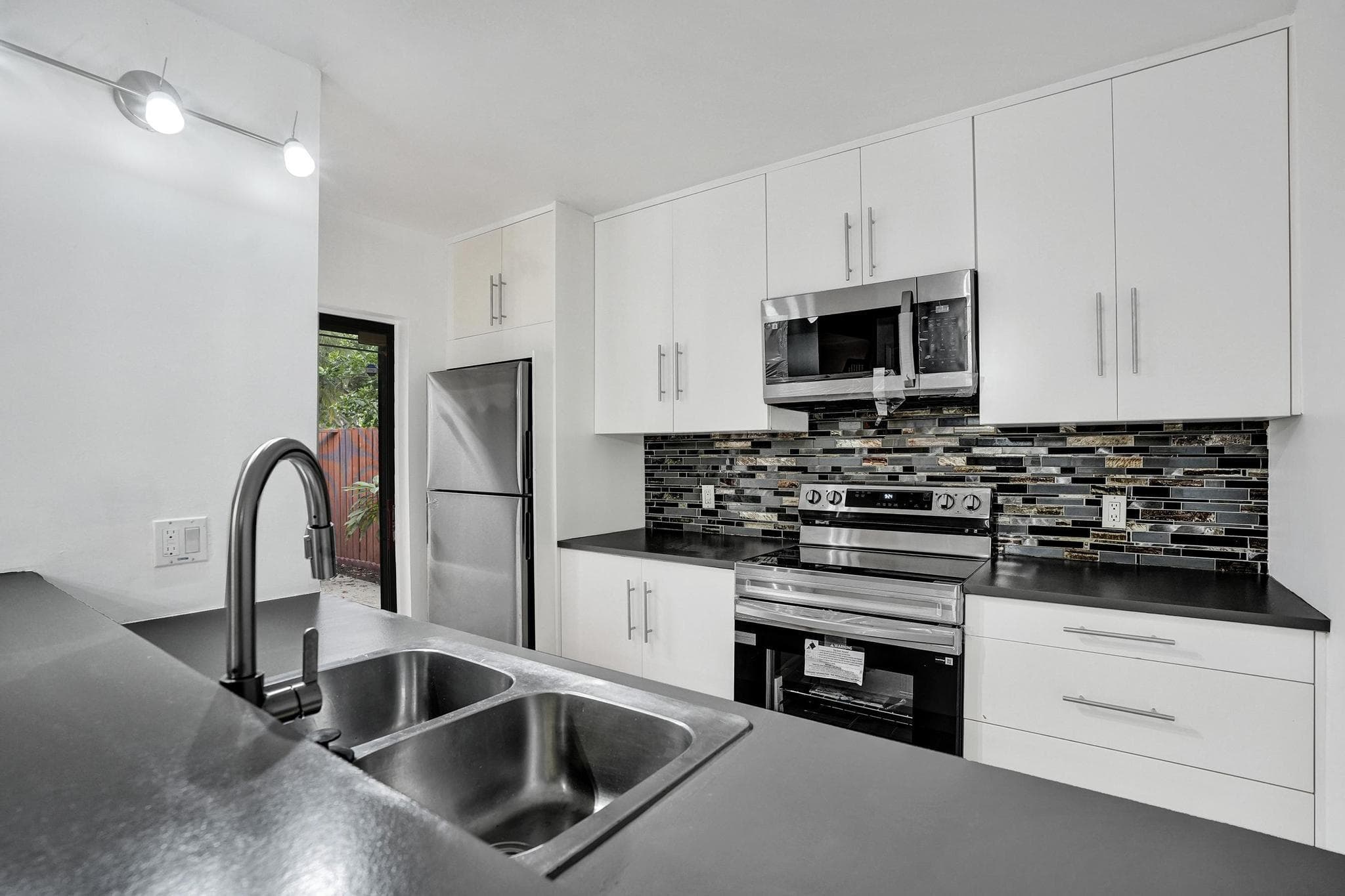 9111 SW 20th Street A, Davie, FL 33324 — photo 12 of 59