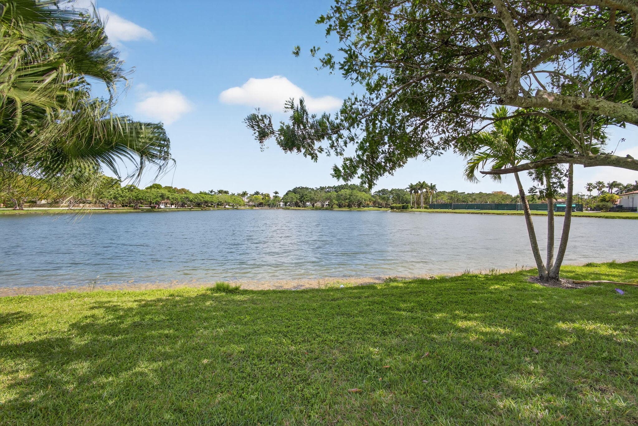 119 Club Drive, Palm Beach Gardens, FL 33418 — photo 33 of 47