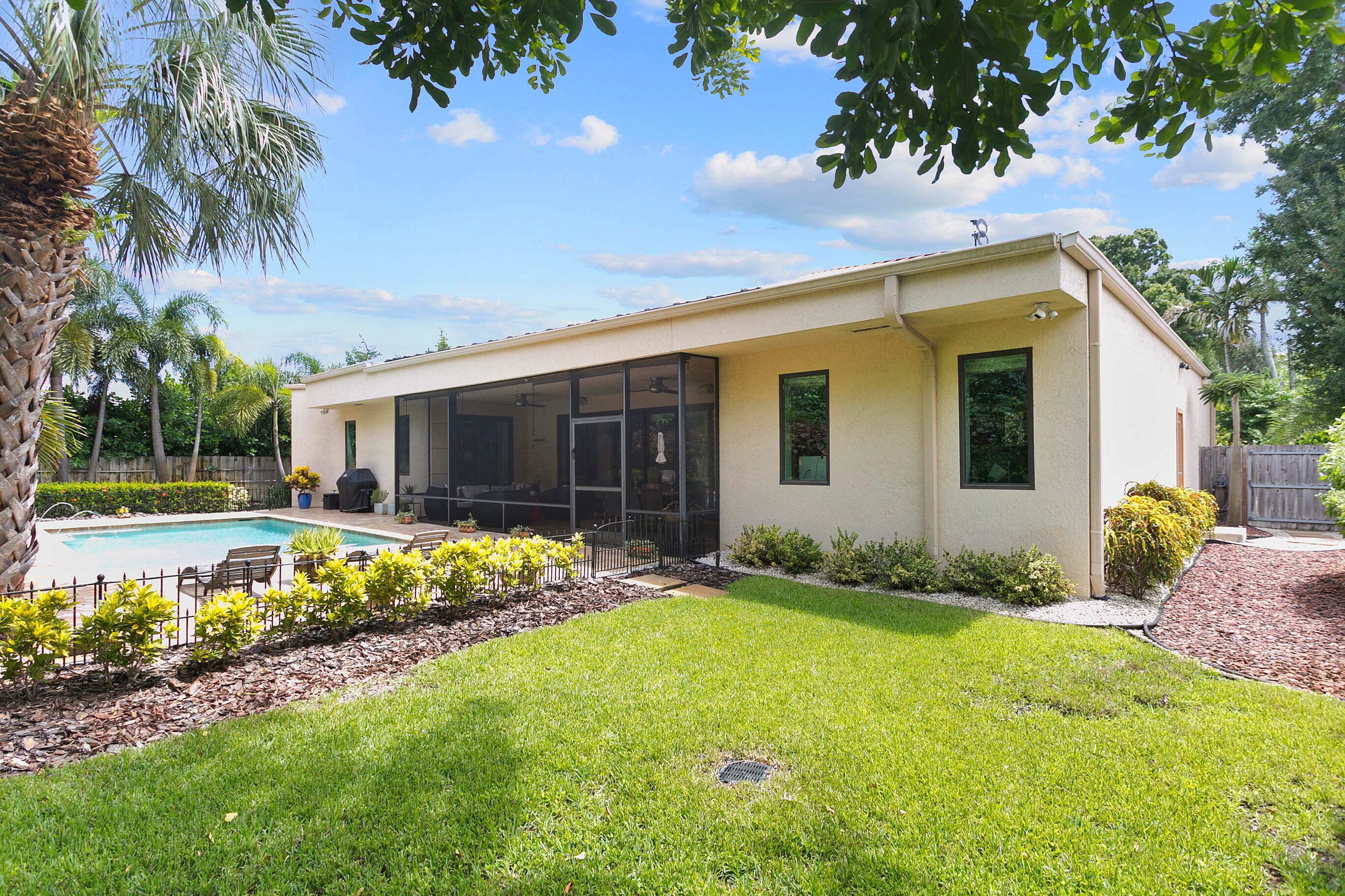 2701 NE 2nd Avenue, Wilton Manors, FL 33334 — photo 16 of 34