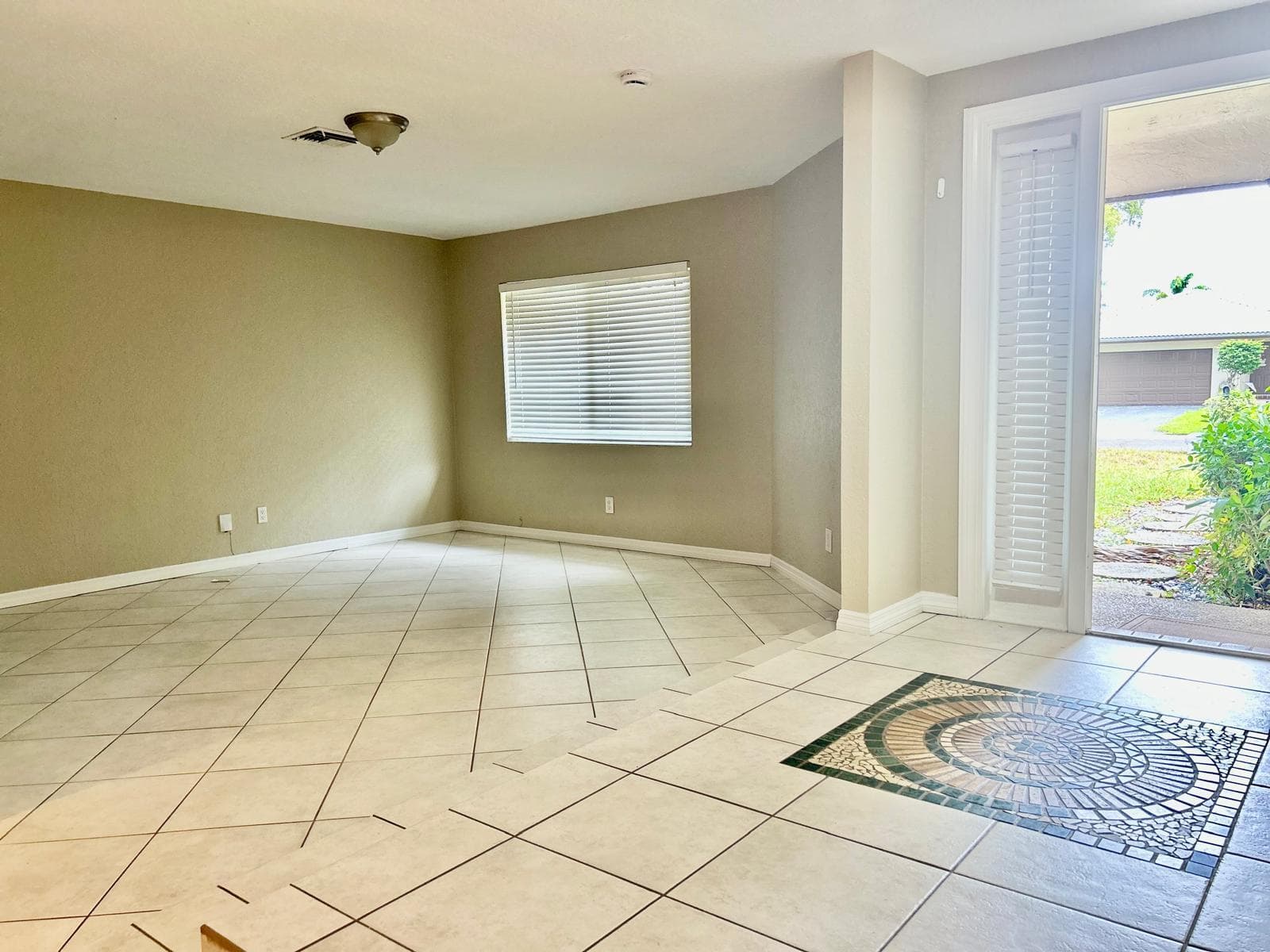 222 NW 92nd Terrace, Coral Springs, FL 33071 — photo 4 of 22