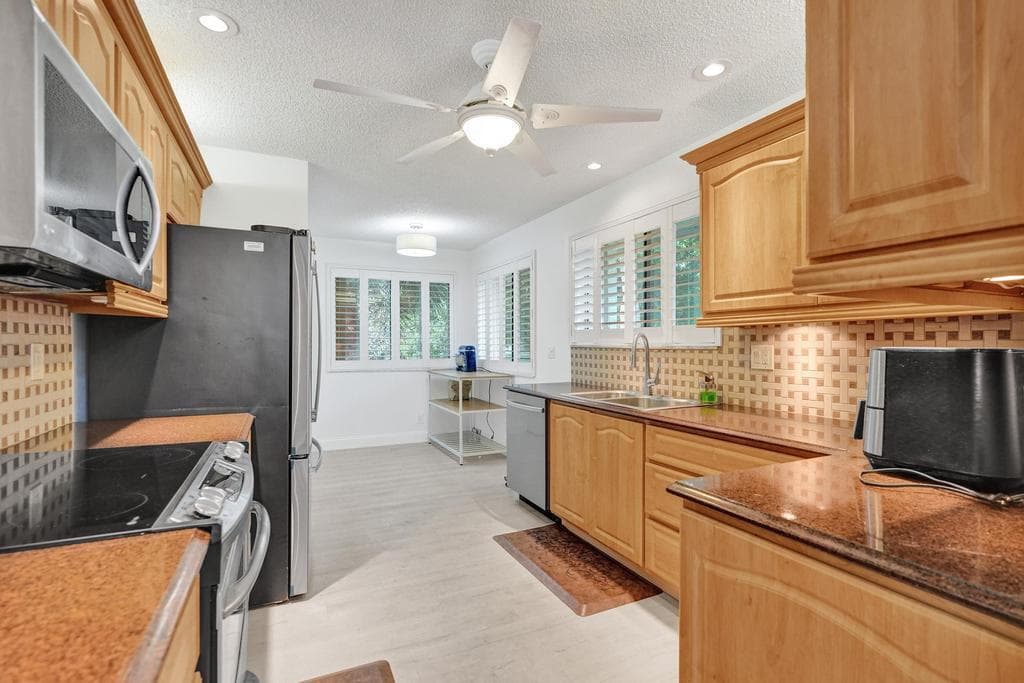 9361 SW 23rd Street 3203, Davie, FL 33324 — photo 11 of 31
