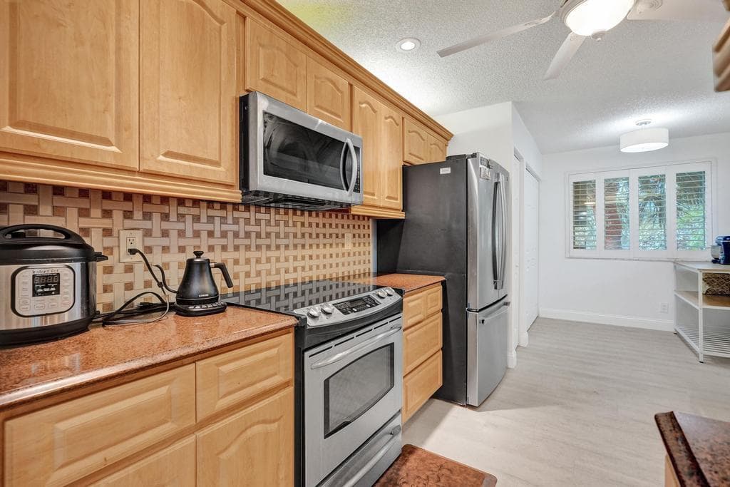 9361 SW 23rd Street 3203, Davie, FL 33324 — photo 10 of 31