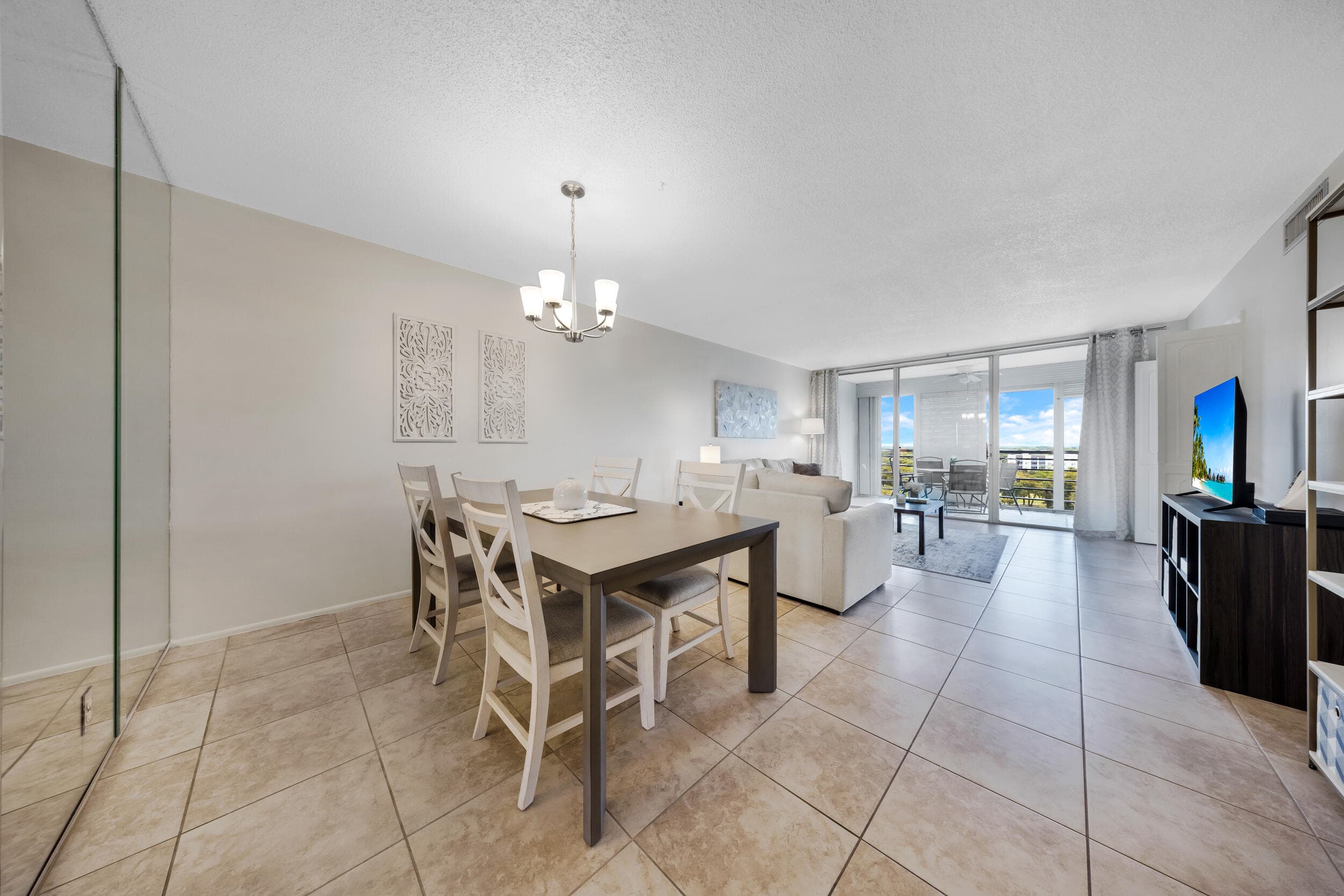 575 Oaks Lane 1009, Pompano Beach, FL 33069 — photo 8 of 26