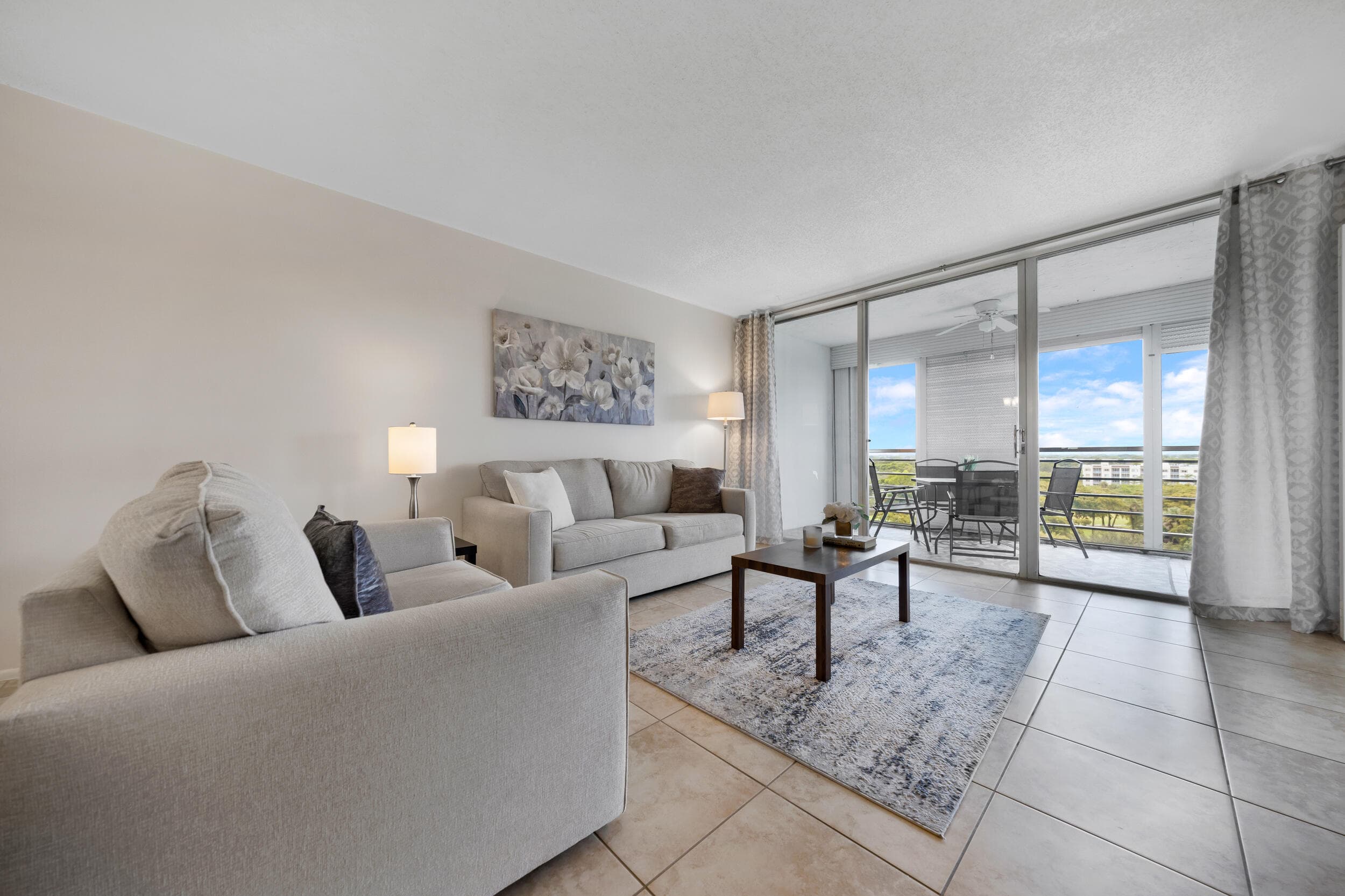 575 Oaks Lane 1009, Pompano Beach, FL 33069 — photo 1 of 26