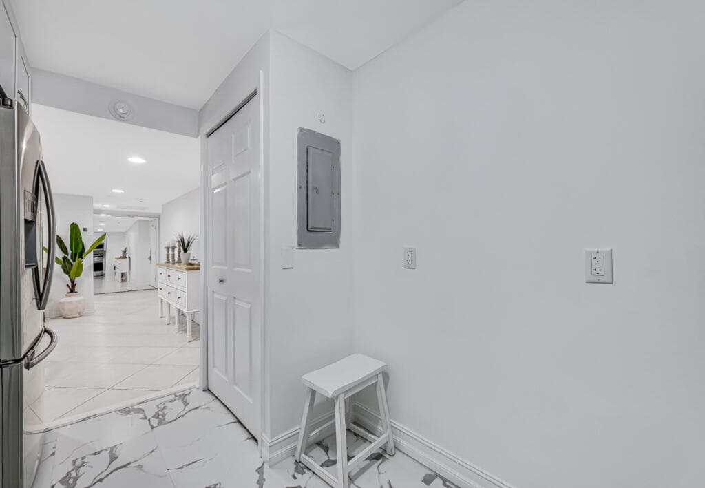 5600 N Flagler Drive 804, West Palm Beach, FL 33407 — photo 9 of 38