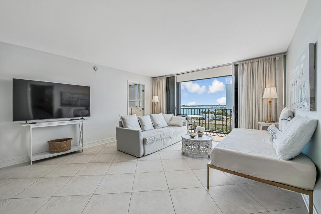 5600 N Flagler Drive 804, West Palm Beach, FL 33407 — photo 7 of 38