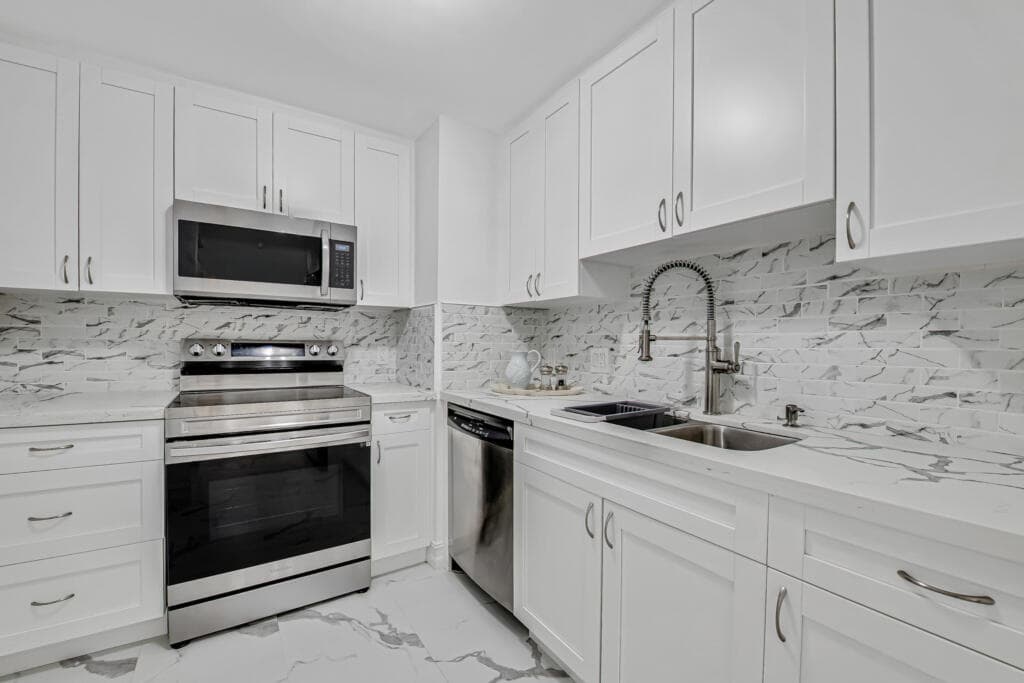 5600 N Flagler Drive 804, West Palm Beach, FL 33407 — photo 11 of 38
