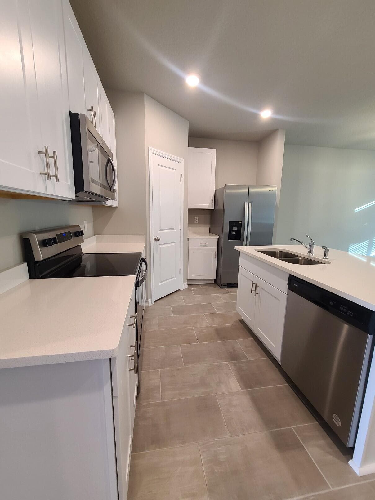 3566 San Bernardino Way, Palm Springs, FL 33461 — photo 10 of 31