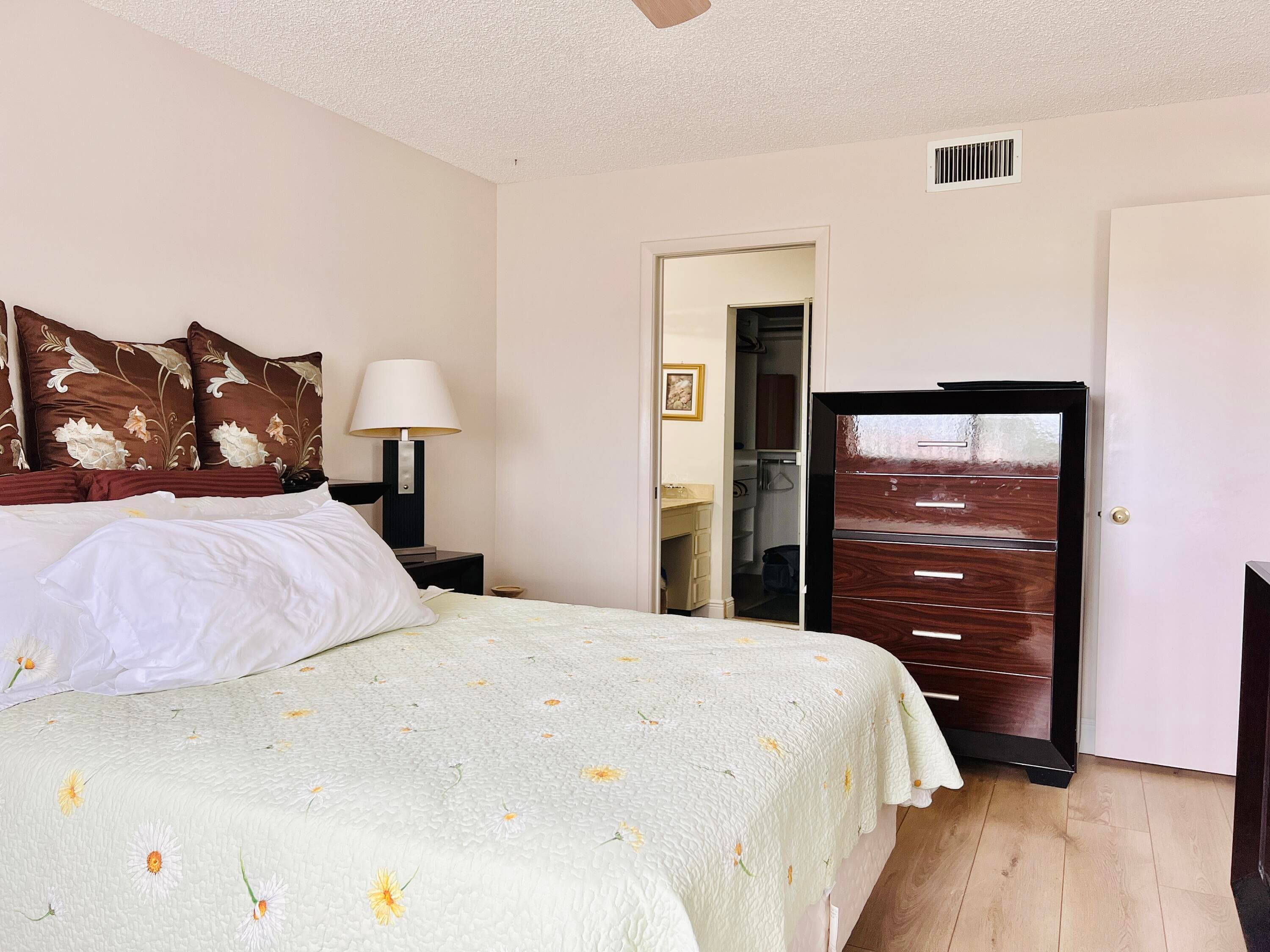 4725 E Lucerne Lakes Blvd Boulevard E 311, Lake Worth, FL 33467 — photo 18 of 28
