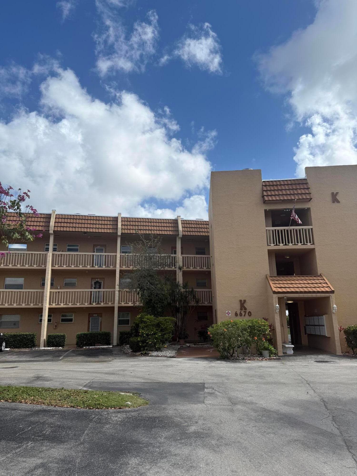 6670 Royal Palm Boulevard 205k, Margate, FL 33063 — photo 1 of 12