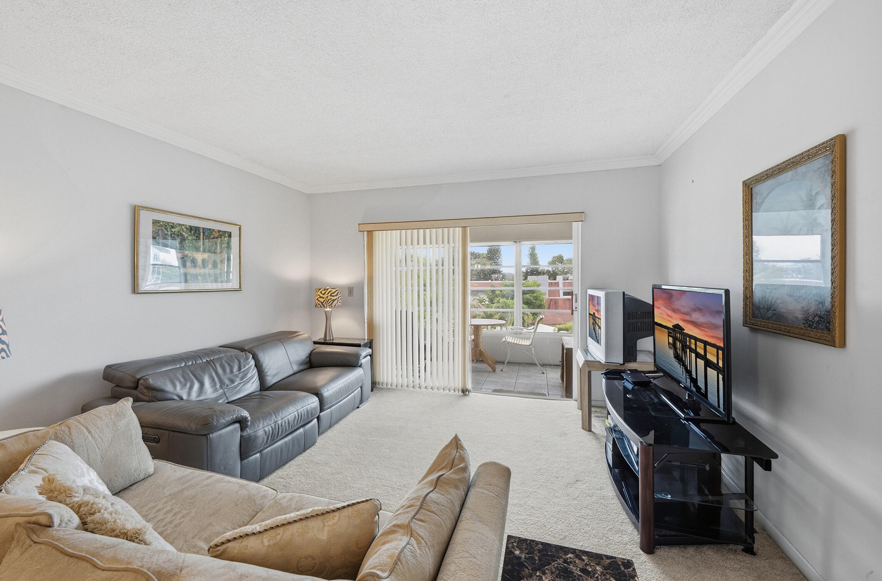 2991 NW 46th Avenue 303, Lauderdale Lakes, FL 33313 — photo 10 of 39