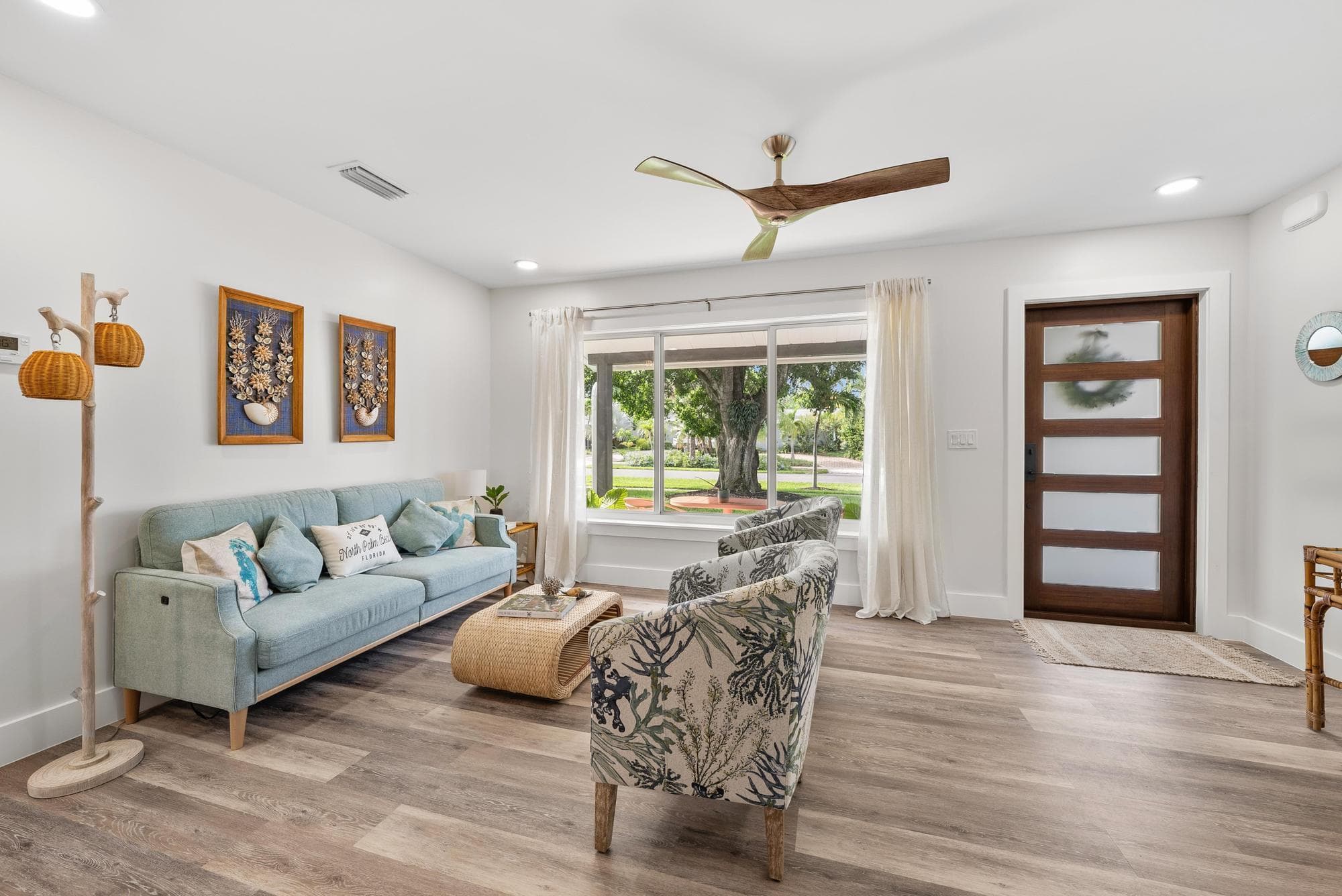 517 Gulf Road, North Palm Beach, FL 33408 — photo 9 of 59