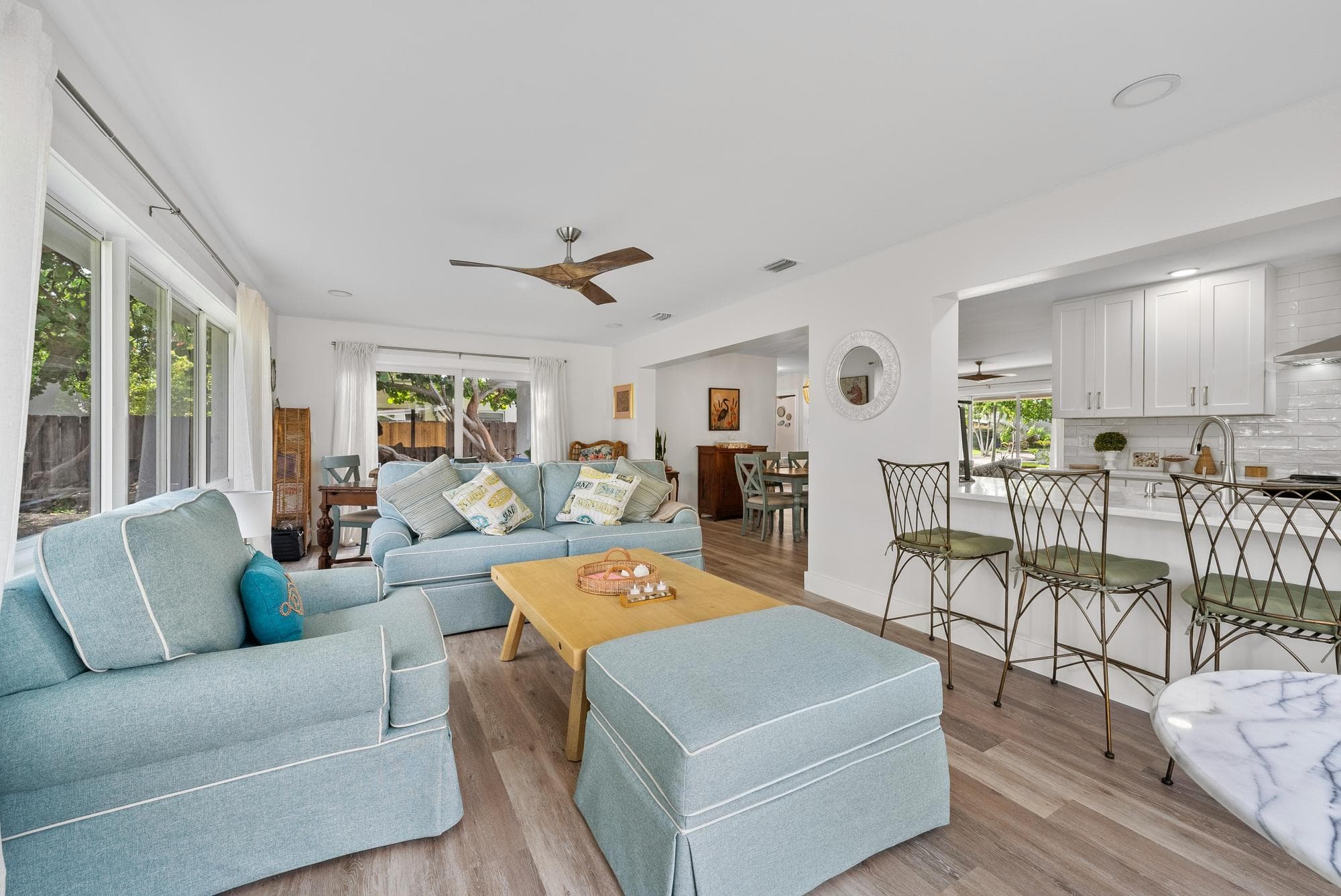 517 Gulf Road, North Palm Beach, FL 33408 — photo 18 of 59