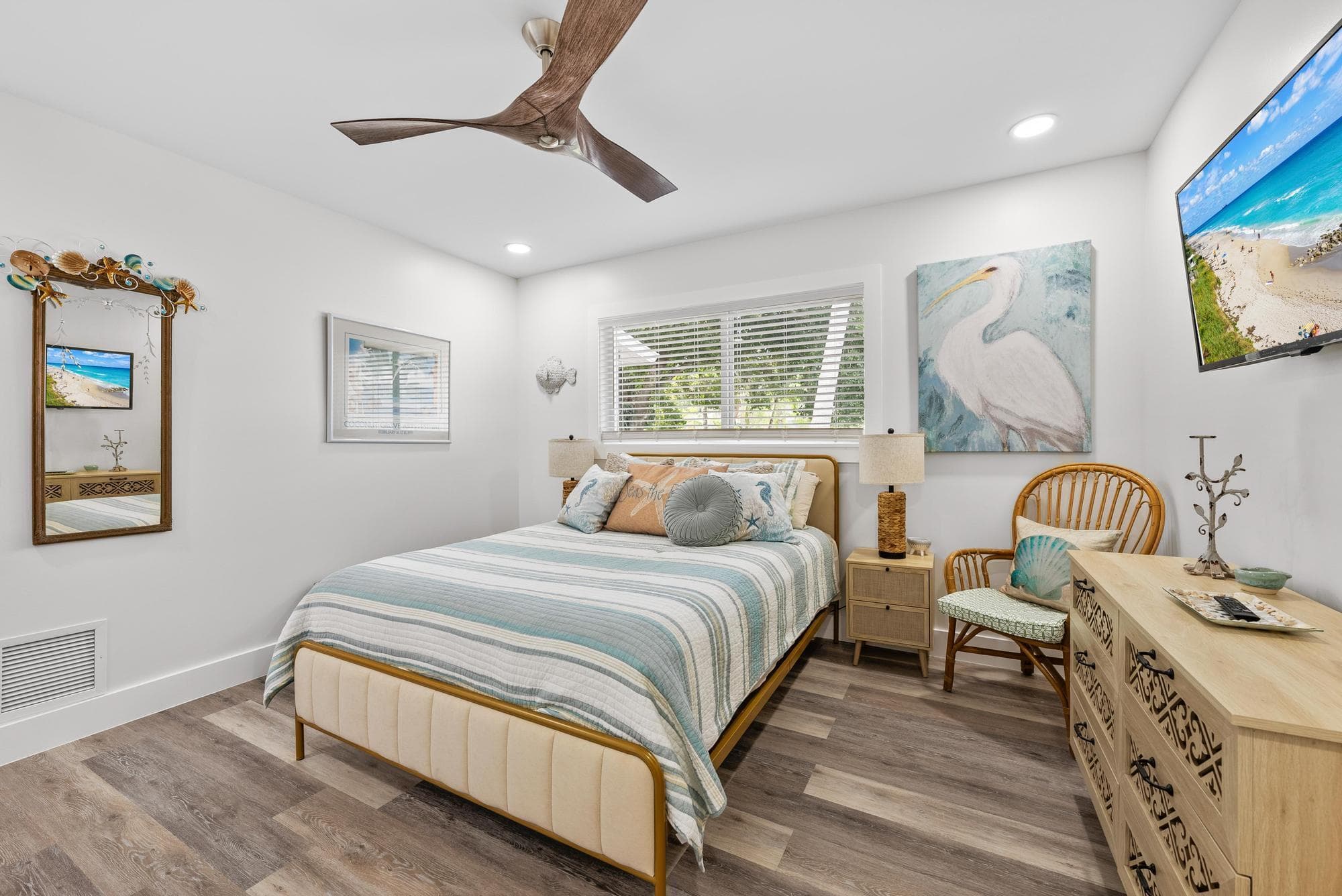 517 Gulf Road, North Palm Beach, FL 33408 — photo 22 of 59