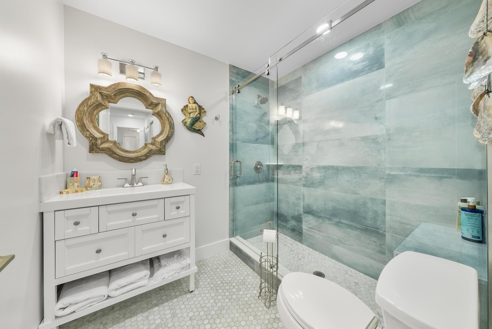 517 Gulf Road, North Palm Beach, FL 33408 — photo 23 of 59