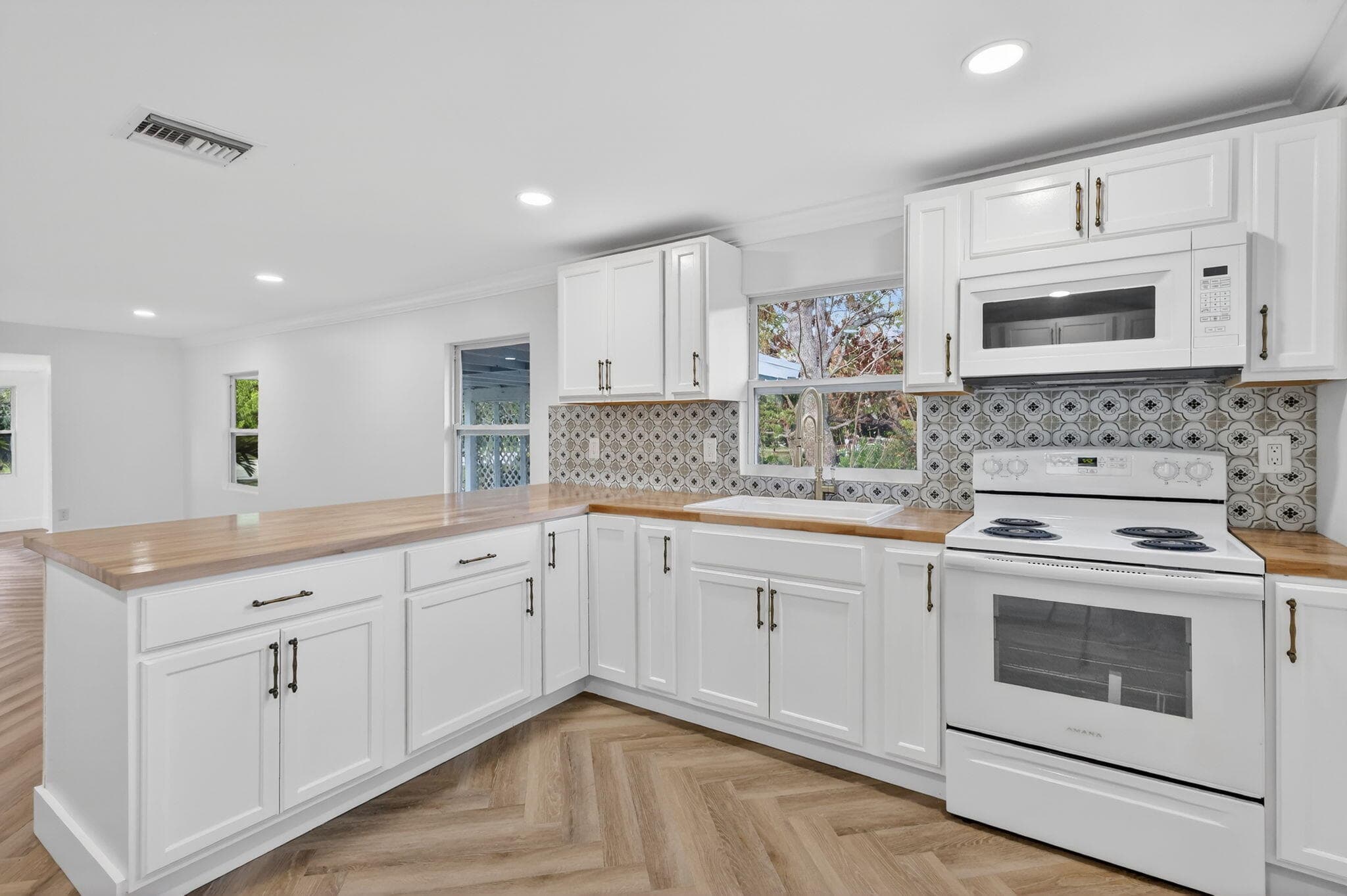 2302 Cortez Boulevard, Fort Pierce, FL 34982 — photo 10 of 25