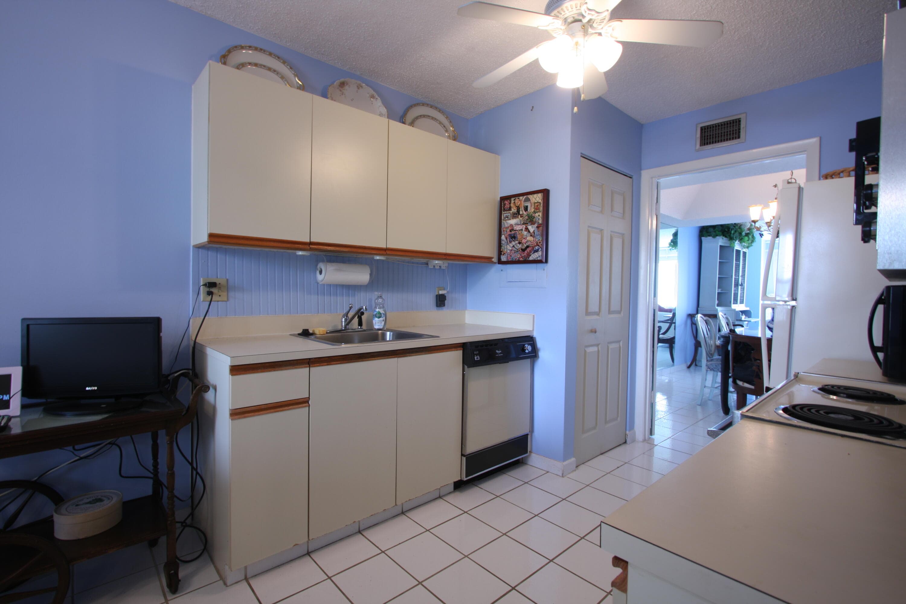 6768 N 10th Avenue N 303, Lake Worth, FL 33467 — photo 2 of 29