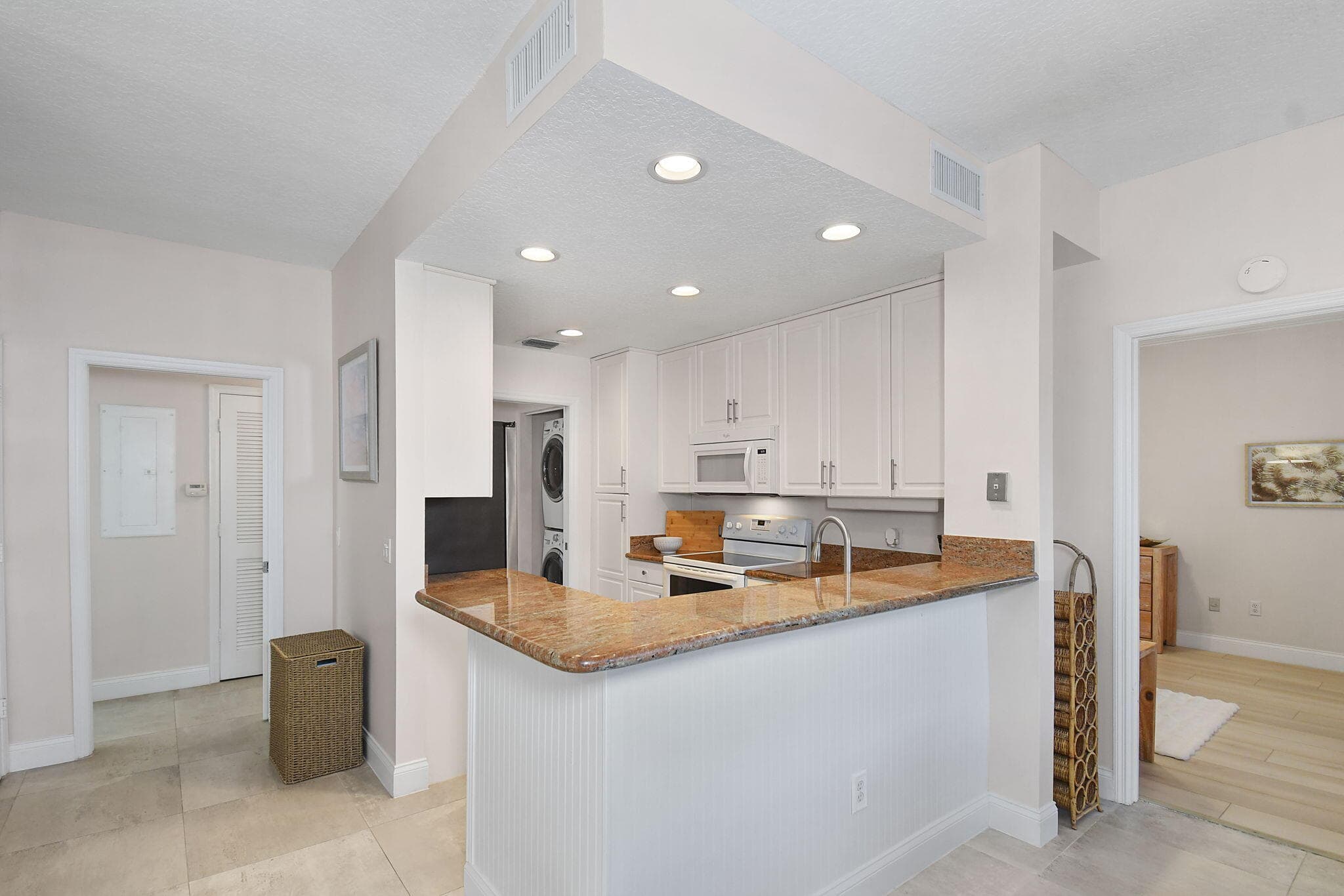 421 NE Plantation 617, Stuart, FL 34996 — photo 14 of 34