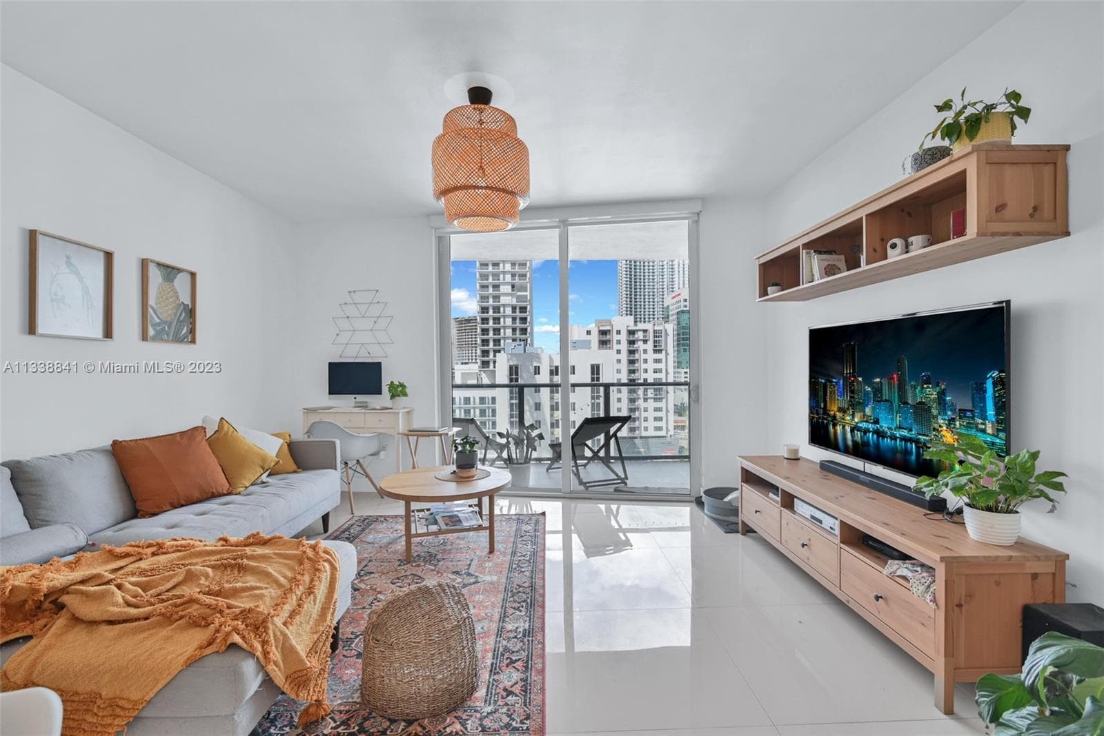 1010 SW 2nd Avenue 1107, Miami, FL 33130 — photo 8 of 36