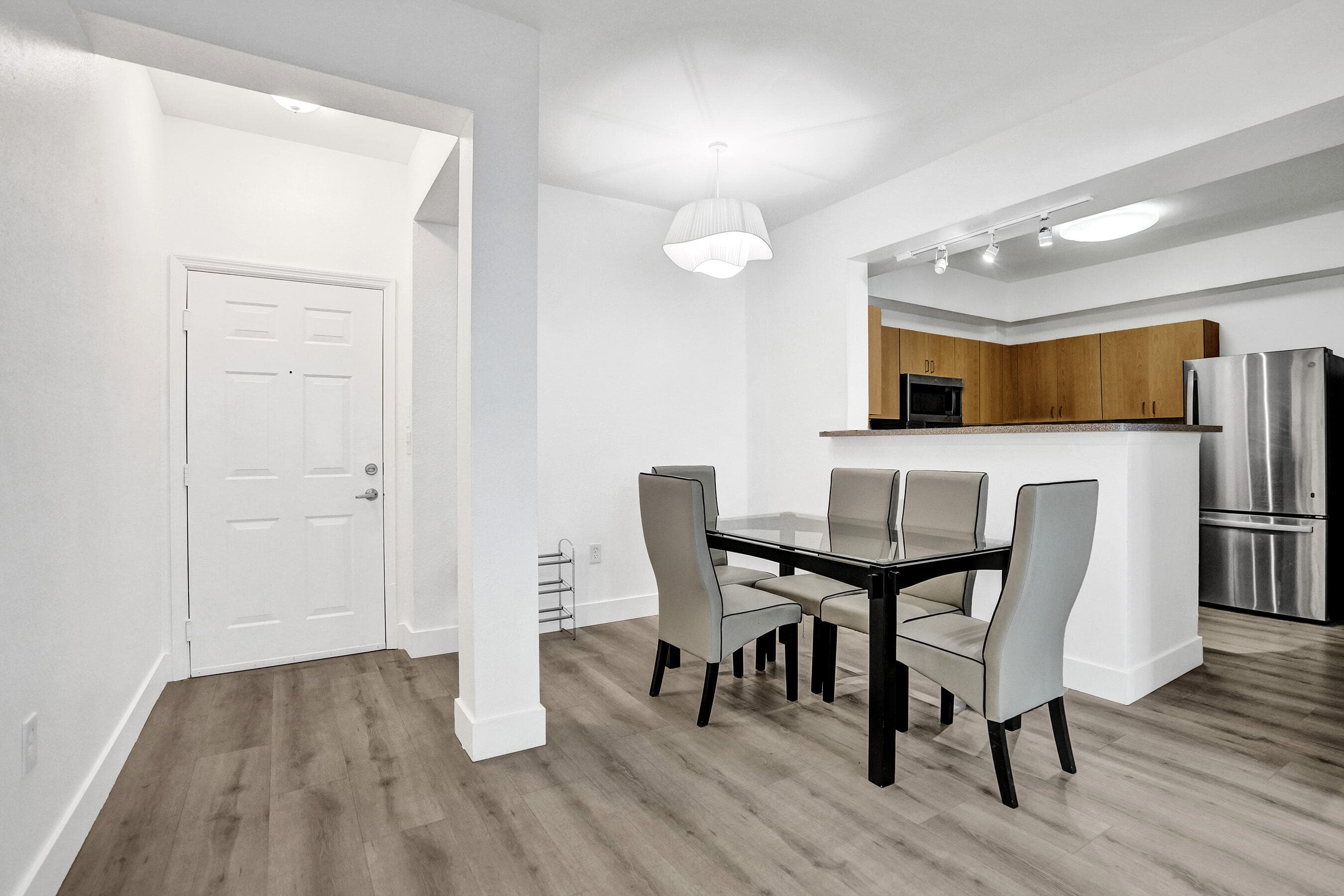 533 NE 3rd Avenue 205, Fort Lauderdale, FL 33301 — photo 4 of 11
