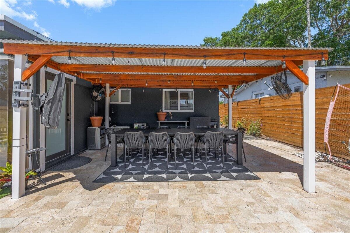 1716 SW 43rd Avenue, Fort Lauderdale, FL 33317 — photo 24 of 29