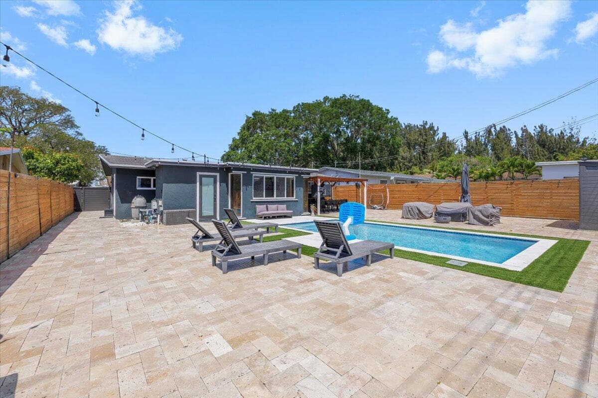 1716 SW 43rd Avenue, Fort Lauderdale, FL 33317 — photo 27 of 29