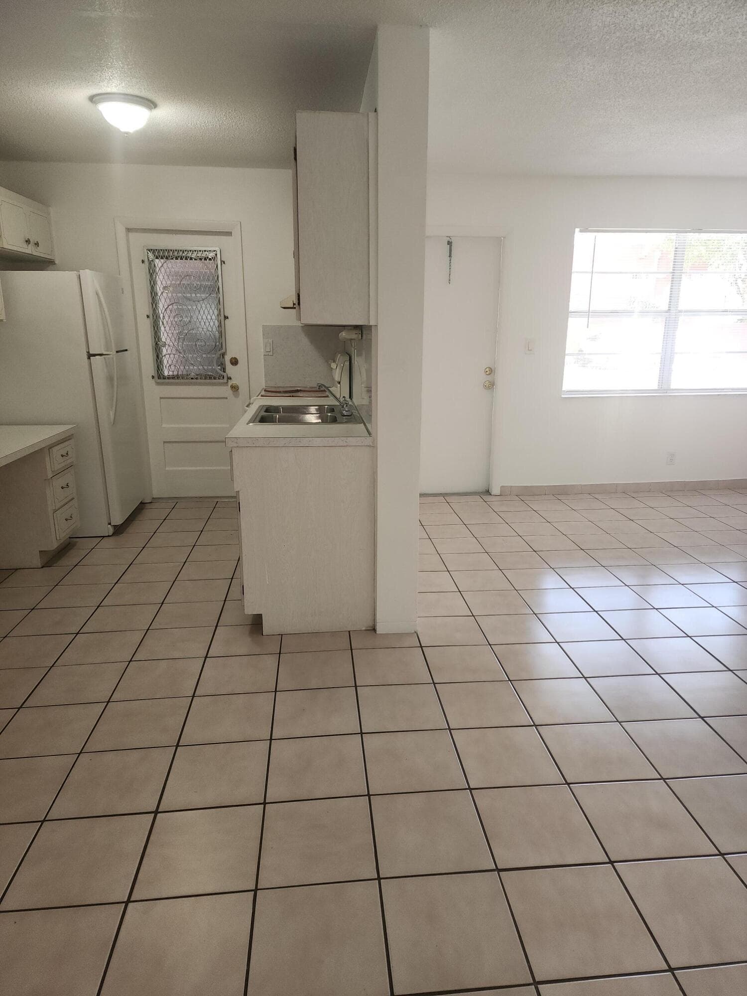 1007 N 19th Avenue 4, Hollywood, FL 33020 — photo 4 of 12