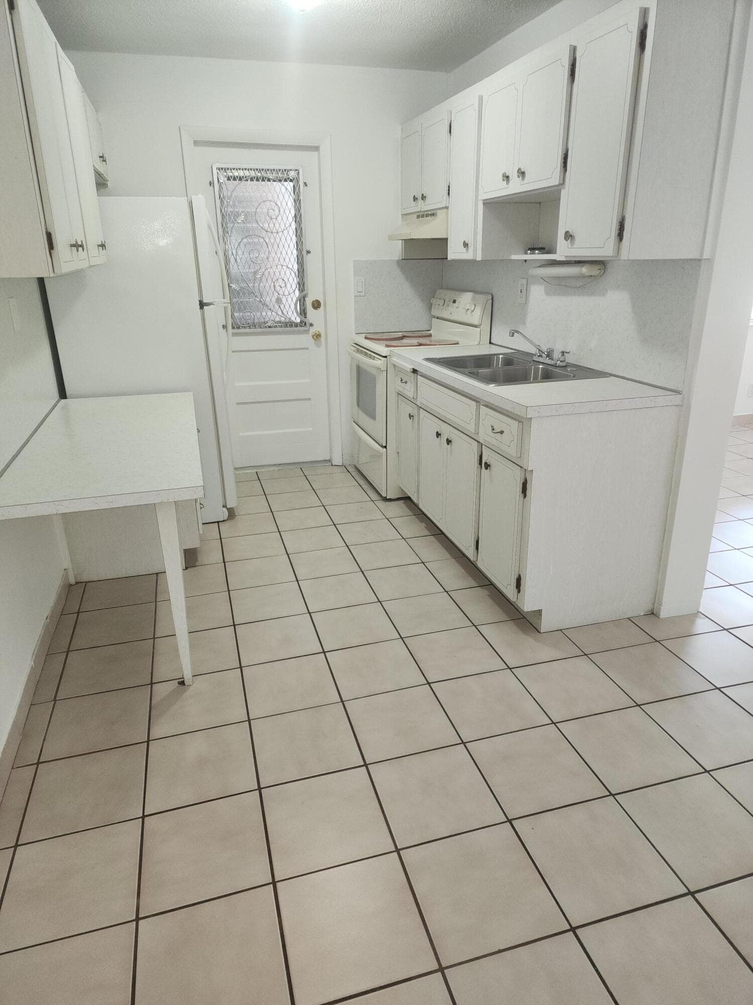 1007 N 19th Avenue 4, Hollywood, FL 33020 — photo 5 of 12