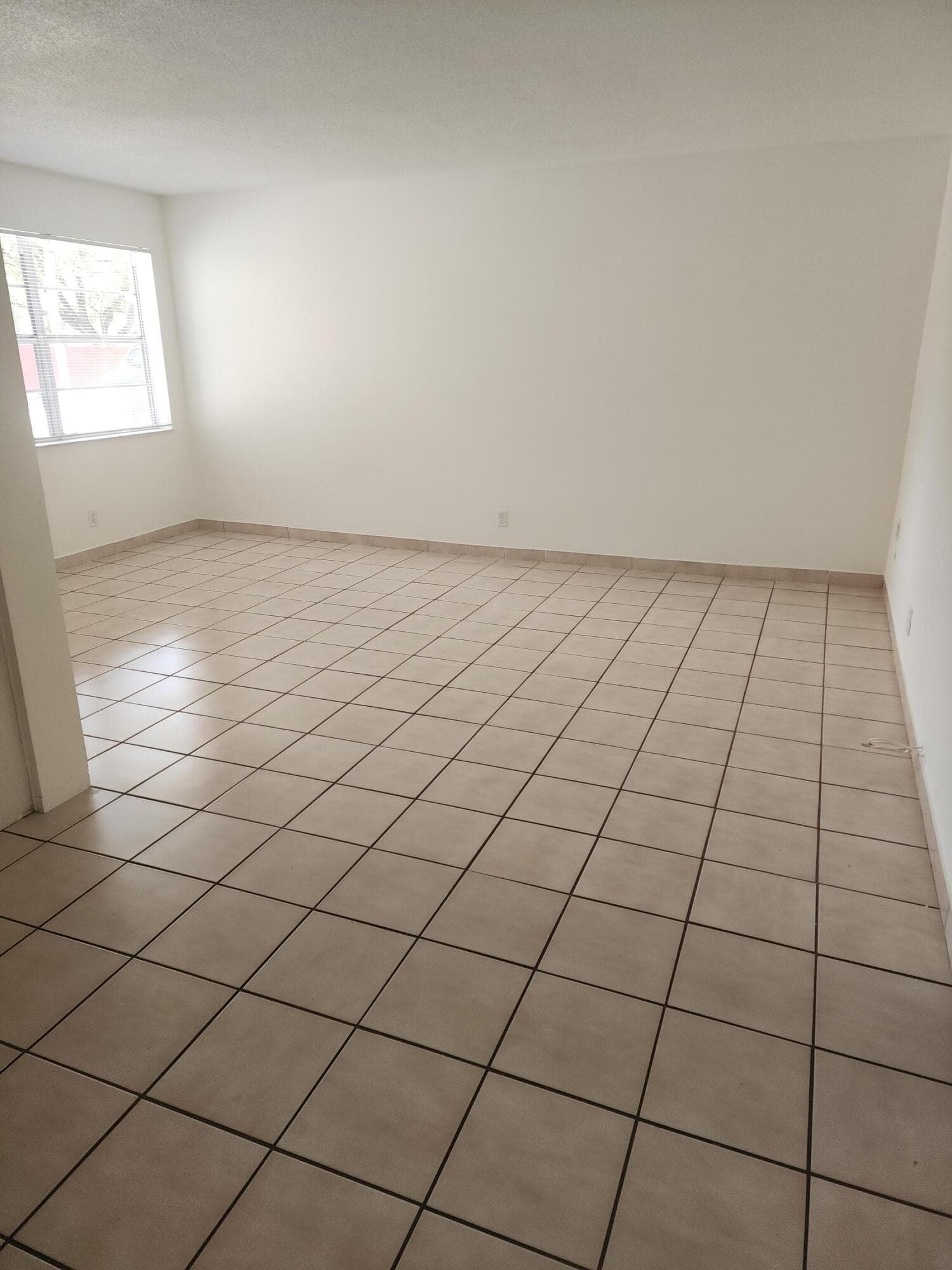 1007 N 19th Avenue 4, Hollywood, FL 33020 — photo 3 of 12
