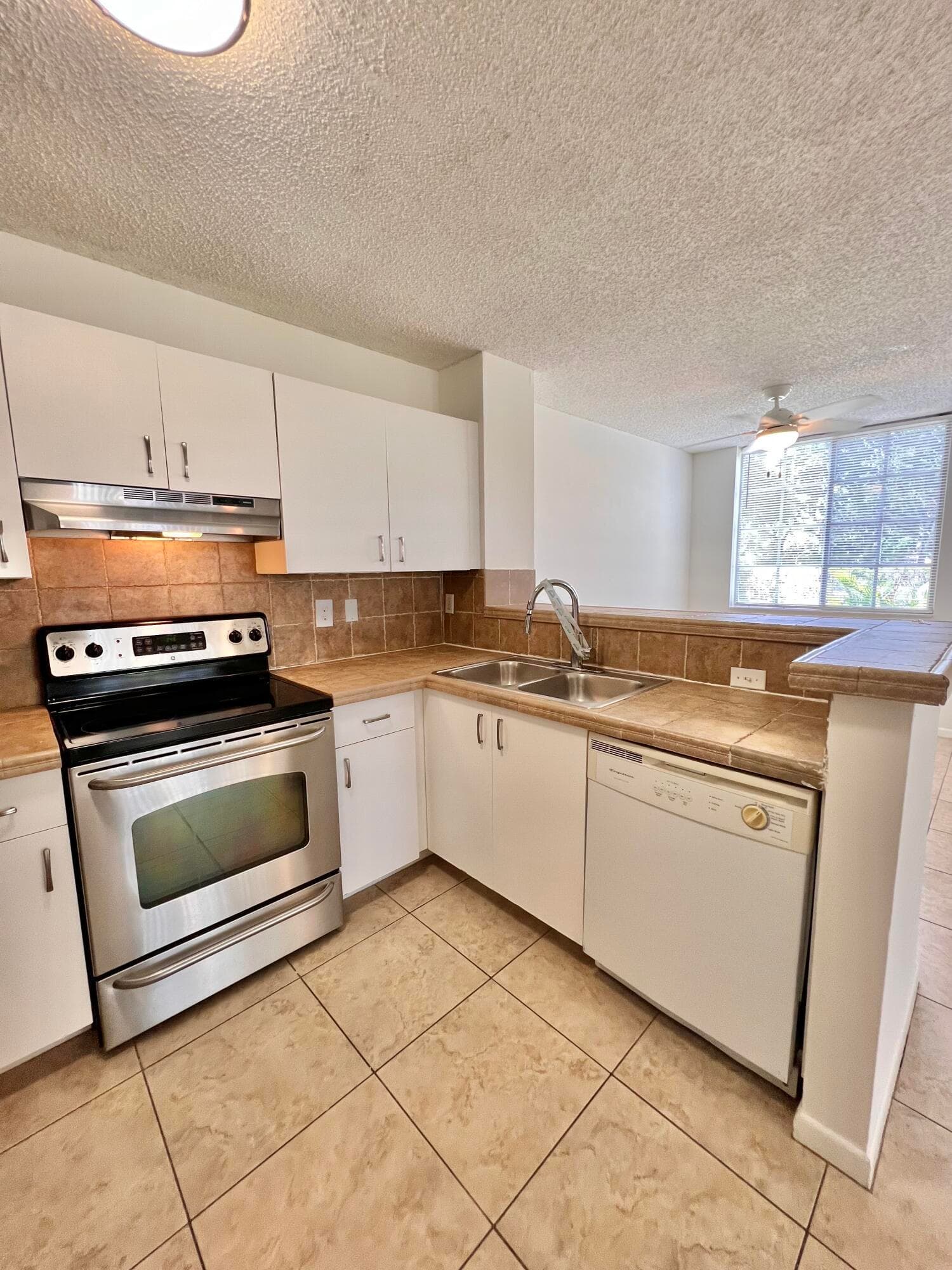 1755 Village Boulevard 102, West Palm Beach, FL 33409 — photo 8 of 32