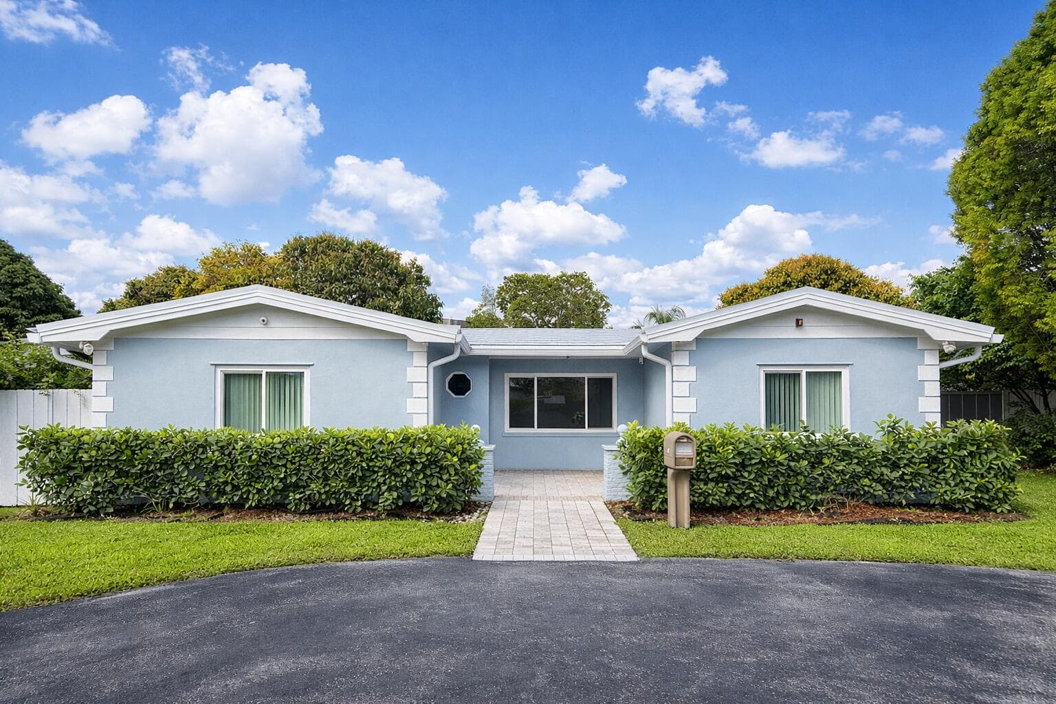 3700 NW 27th Street, Lauderdale Lakes, FL — photo 2 of 10