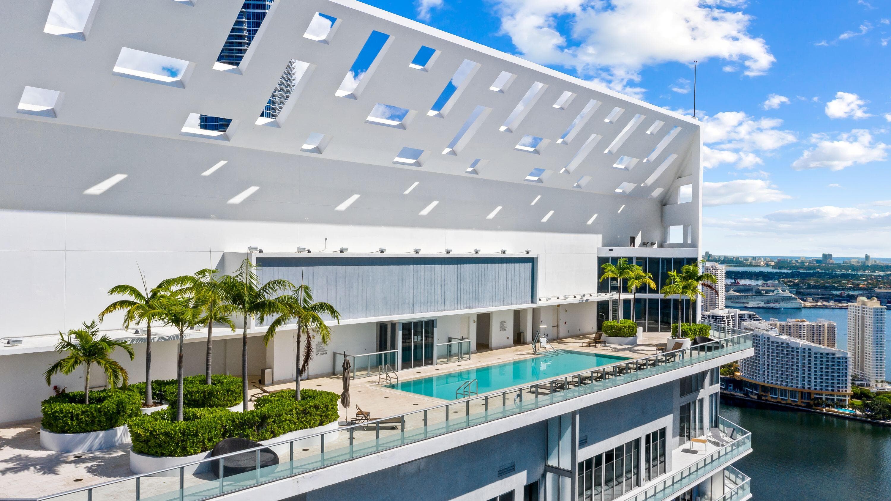 1300 Brickell Bay Drive 1005, Miami, FL 33131 — photo 18 of 45