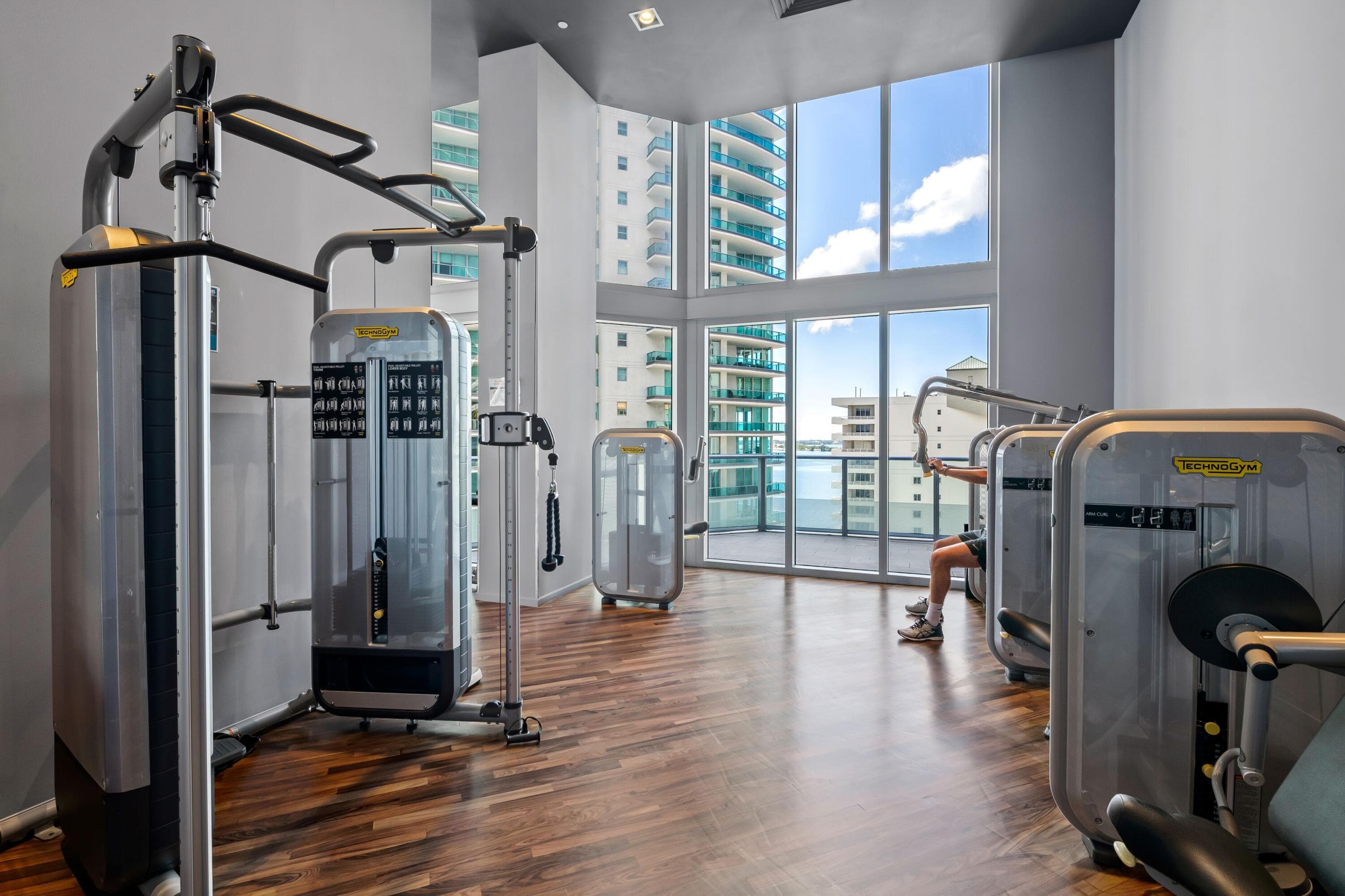 1300 Brickell Bay Drive 1005, Miami, FL 33131 — photo 29 of 45