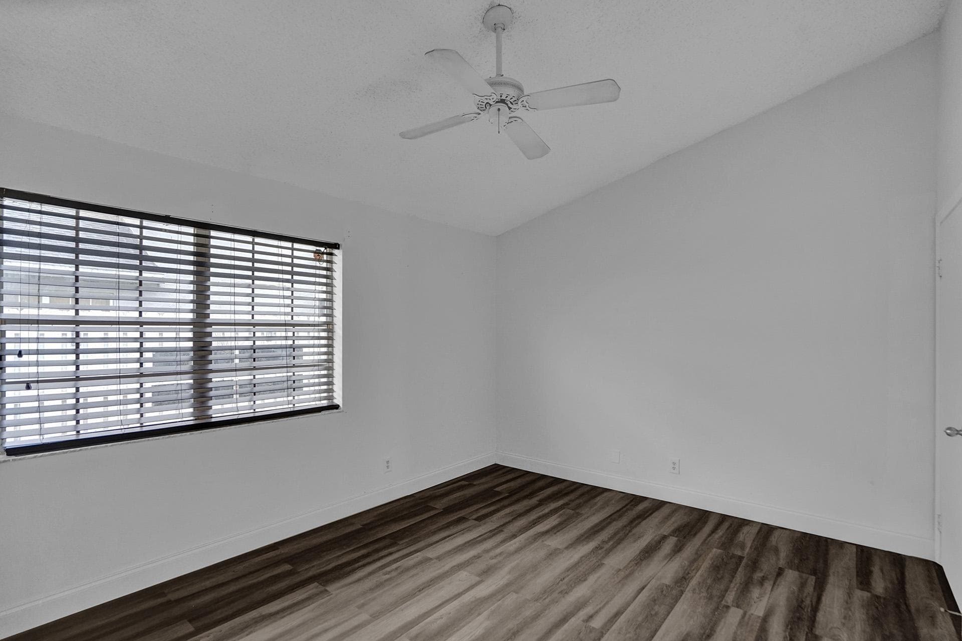 1180 SW 108th Terrace, Davie, FL 33324 — photo 17 of 46