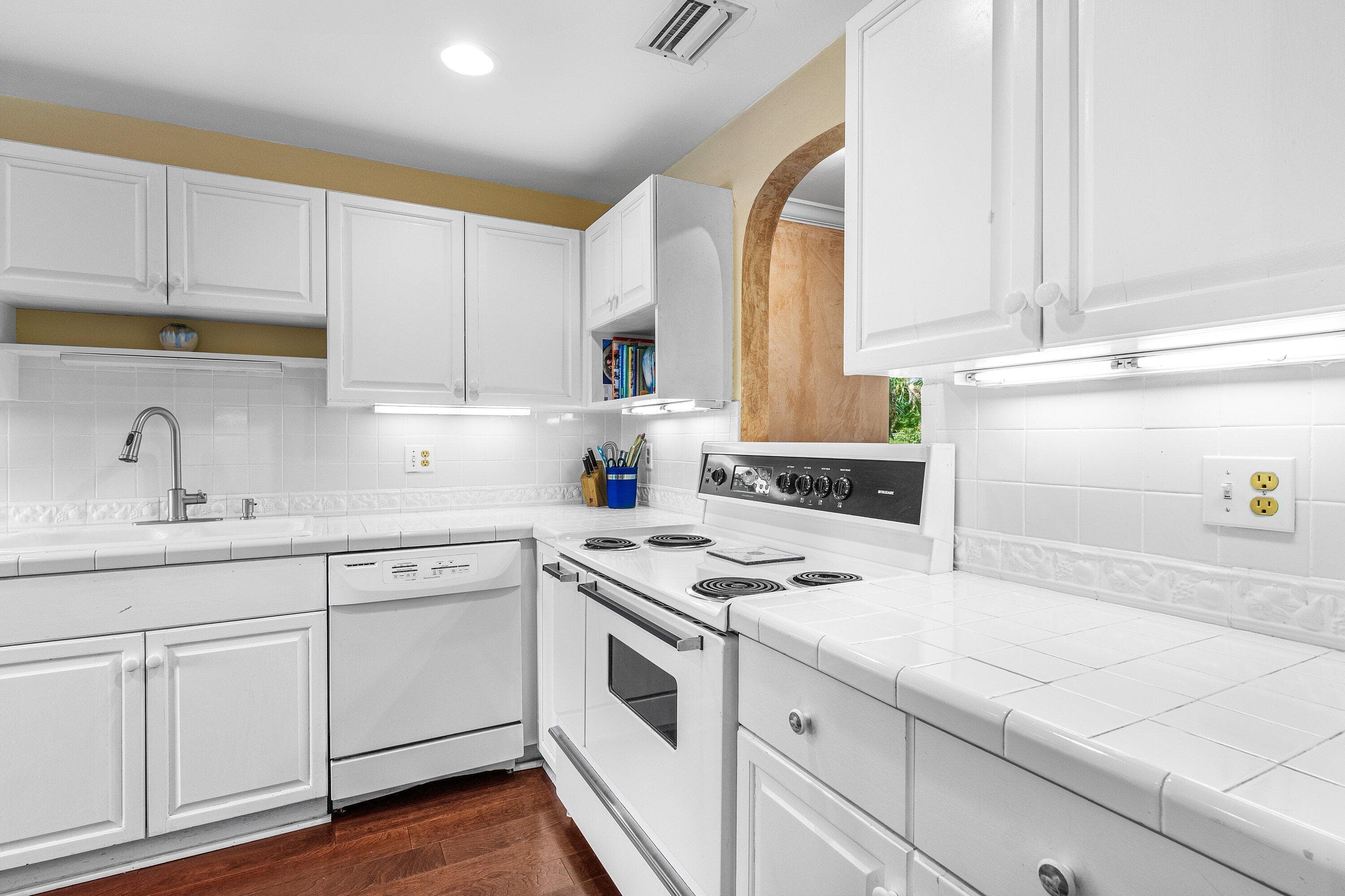 13329 Polo Club Road 206, Wellington, FL 33414 — photo 37 of 60