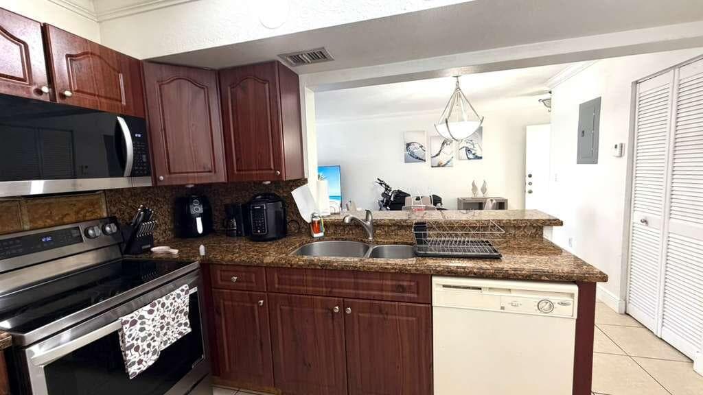 9711 Fontainebleau Boulevard D105, Miami, FL 33172 — photo 6 of 22